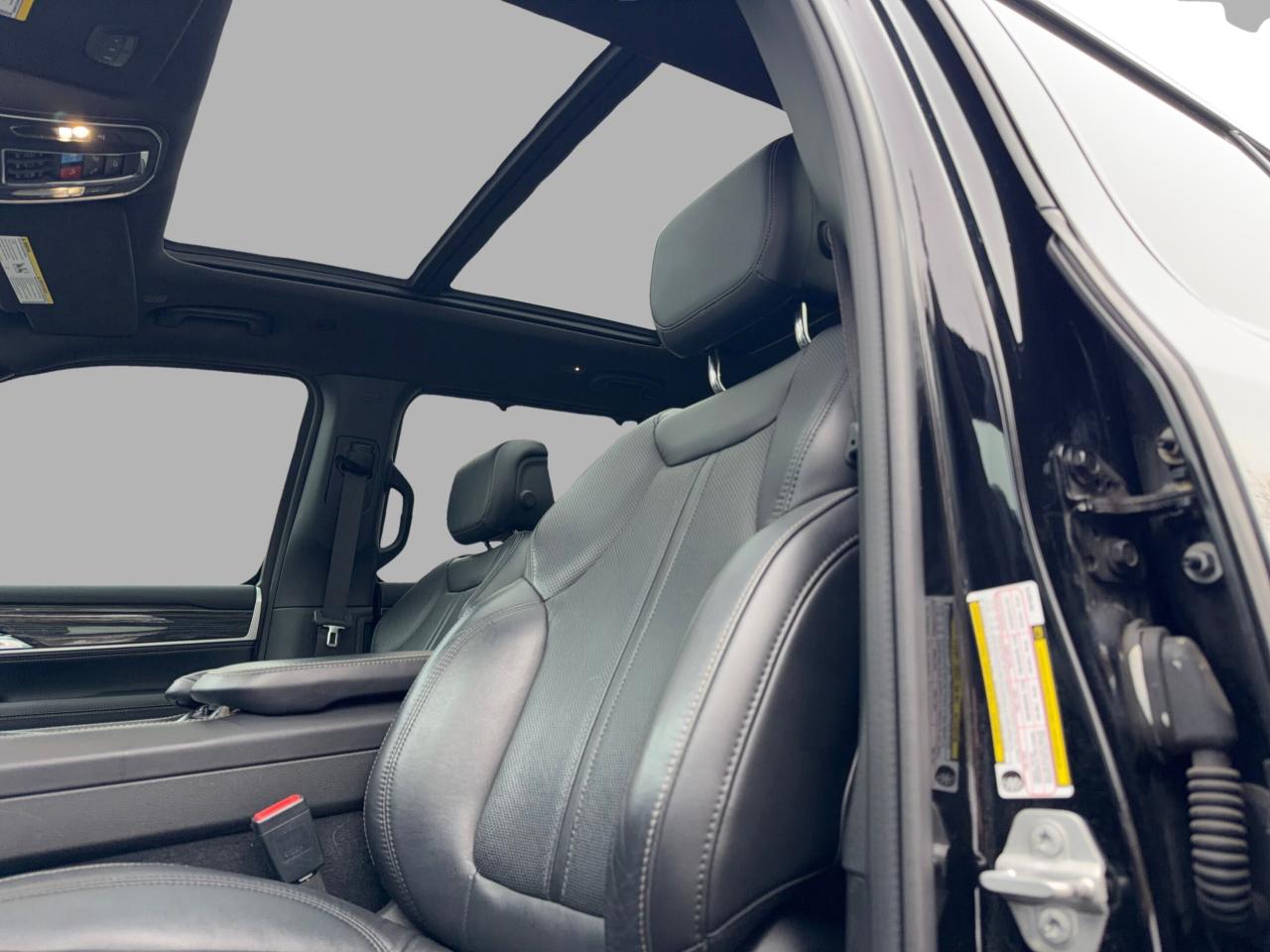 2022 Jeep Wagoneer Series III 4x4 No Accidents One Owner Photo