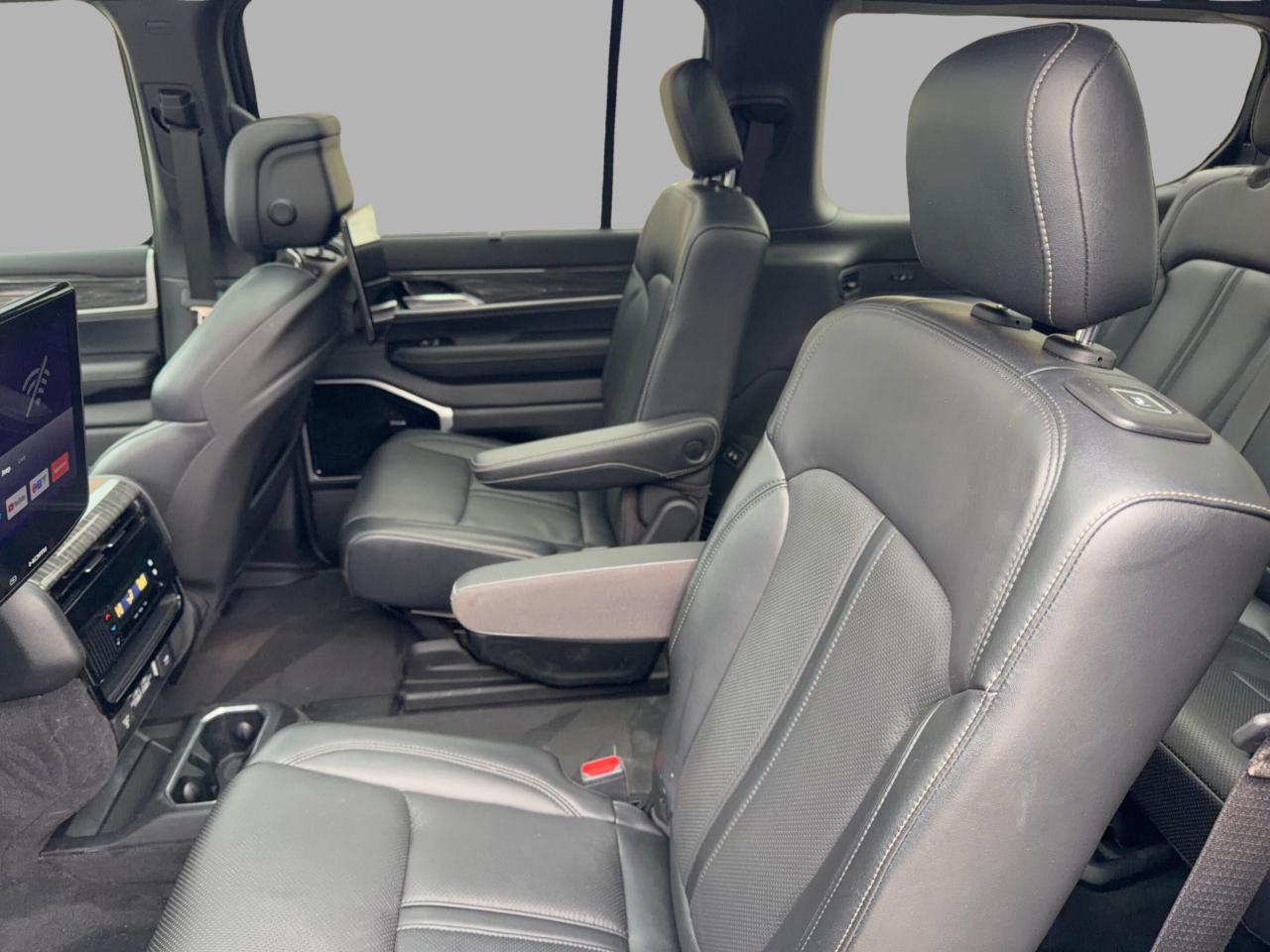 2022 Jeep Wagoneer Series III 4x4 No Accidents One Owner Photo