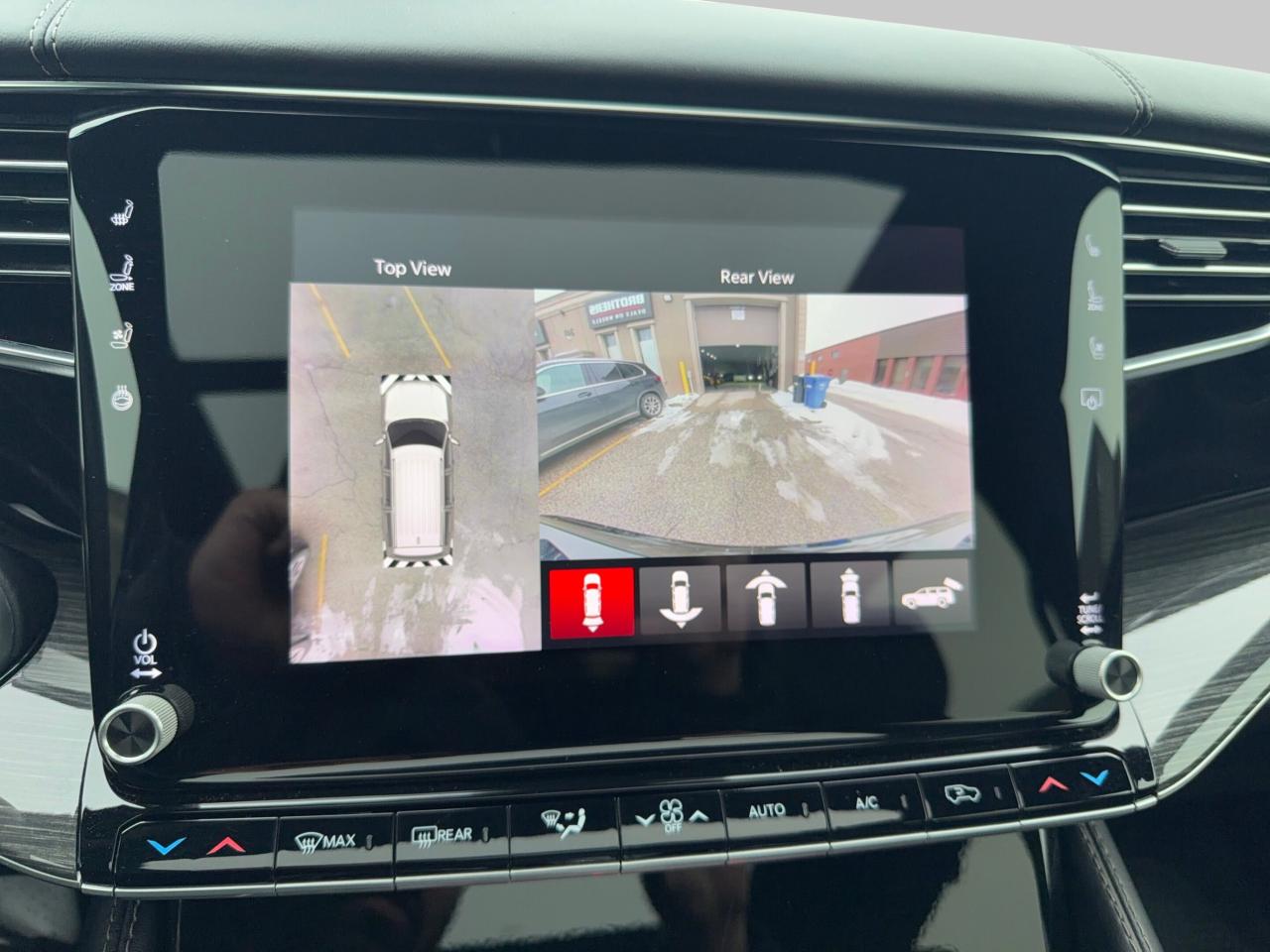 2022 Jeep Wagoneer Series III 4x4 No Accidents One Owner Photo