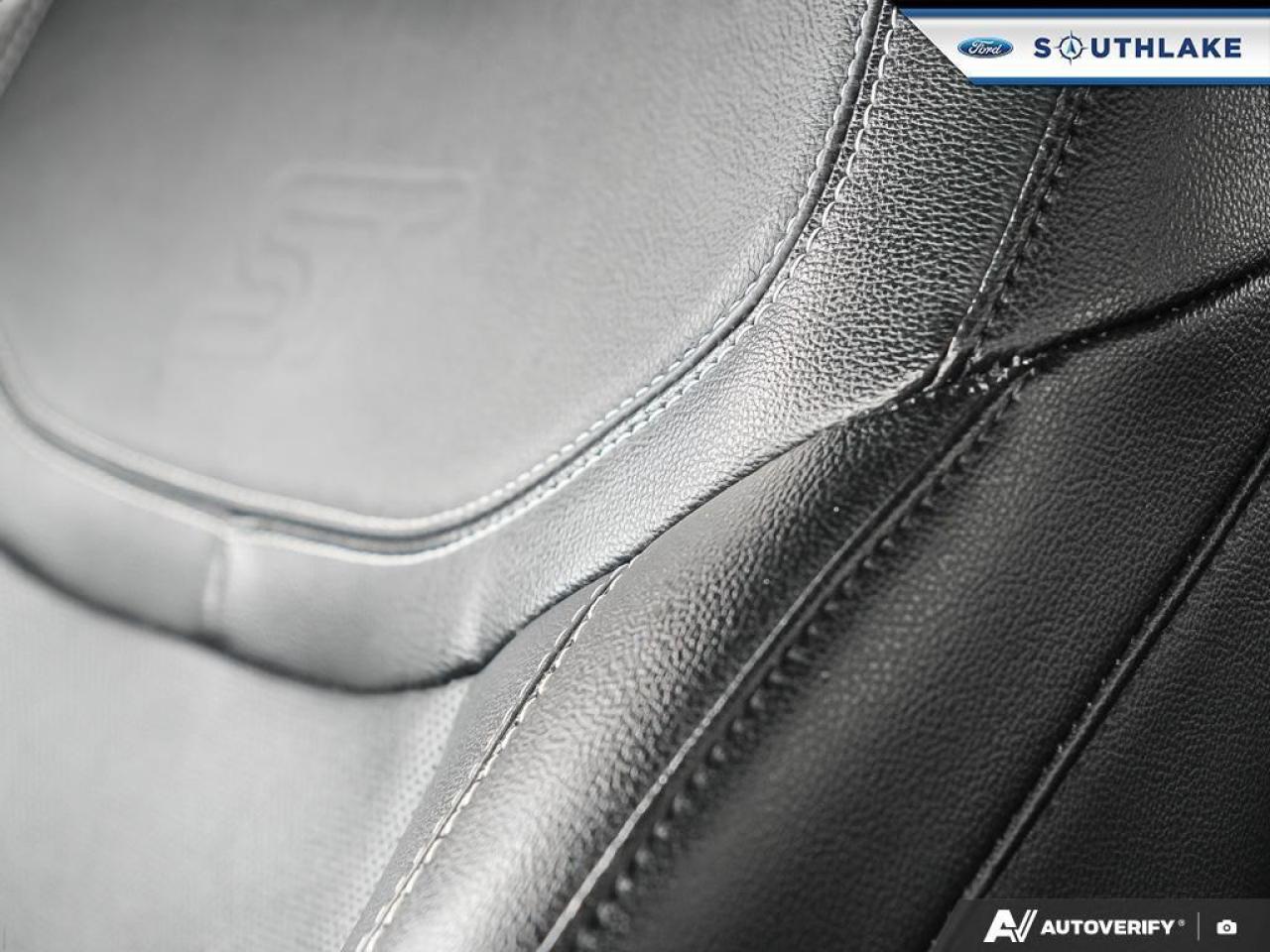 2023 Ford Explorer ST 4dr 4x4 Photo