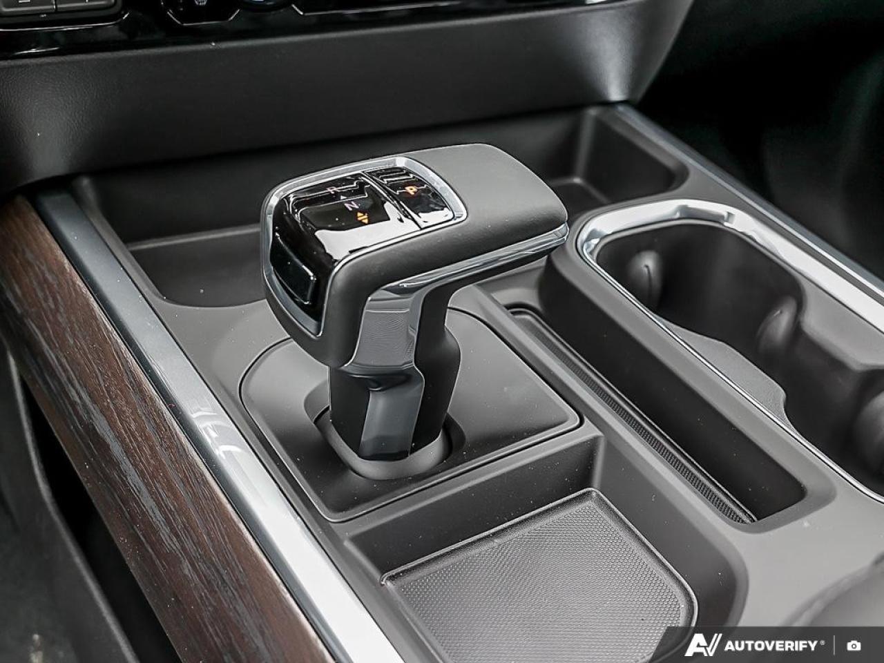 2026 GMC Sierra 1500 Crew Cab Standard Box 4-Wheel Drive SLT Photo