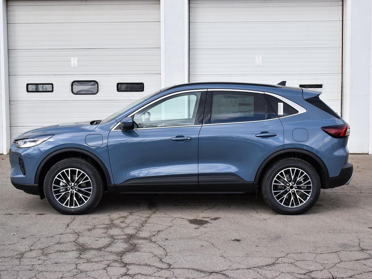 2025 Ford Escape PHEV FWD Photo