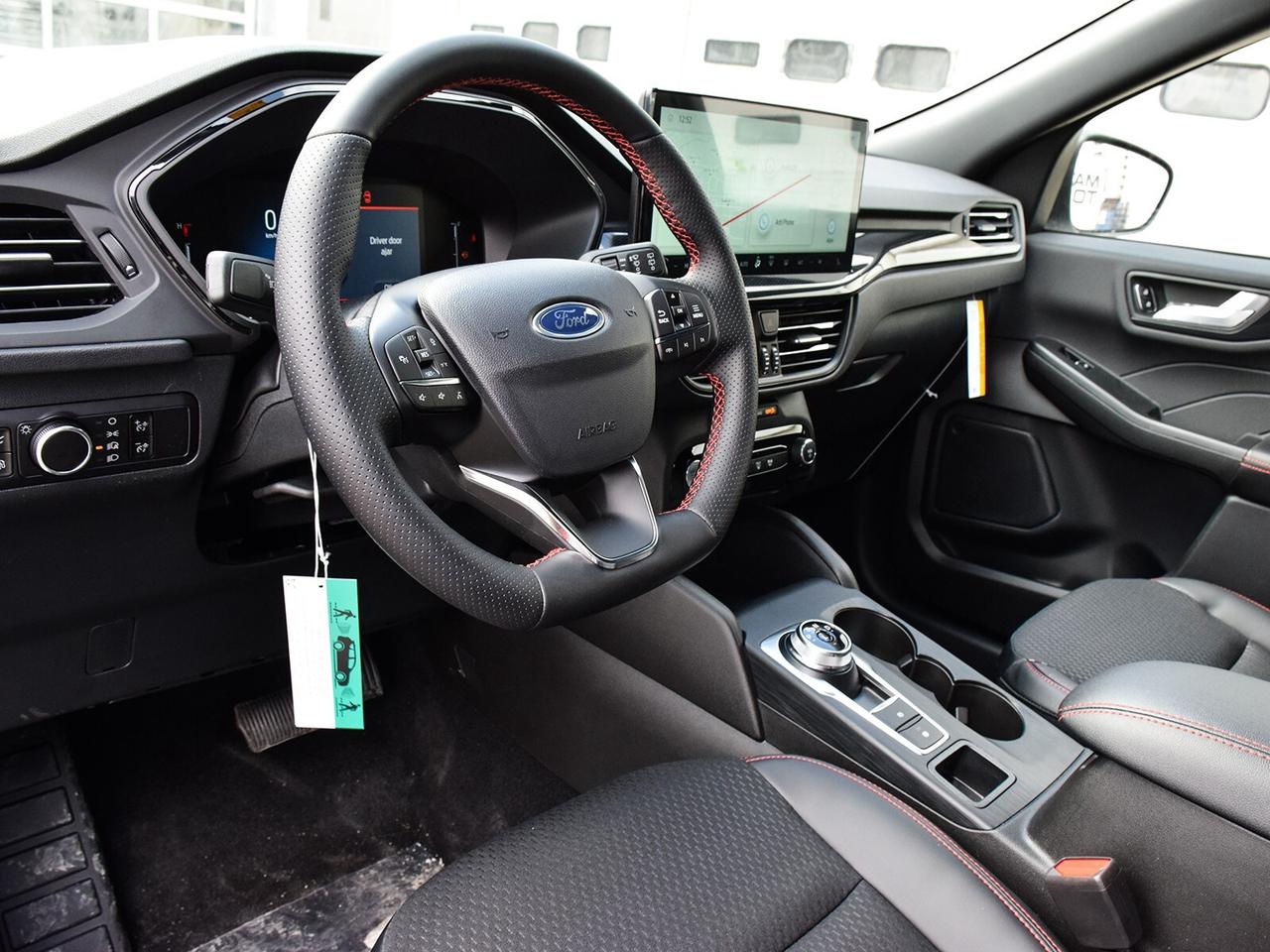 2025 Ford Escape ST-Line AWD Photo