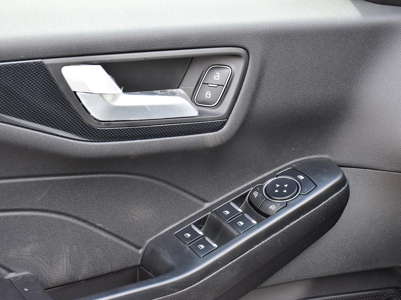 2025 Ford Escape ST-Line AWD Photo