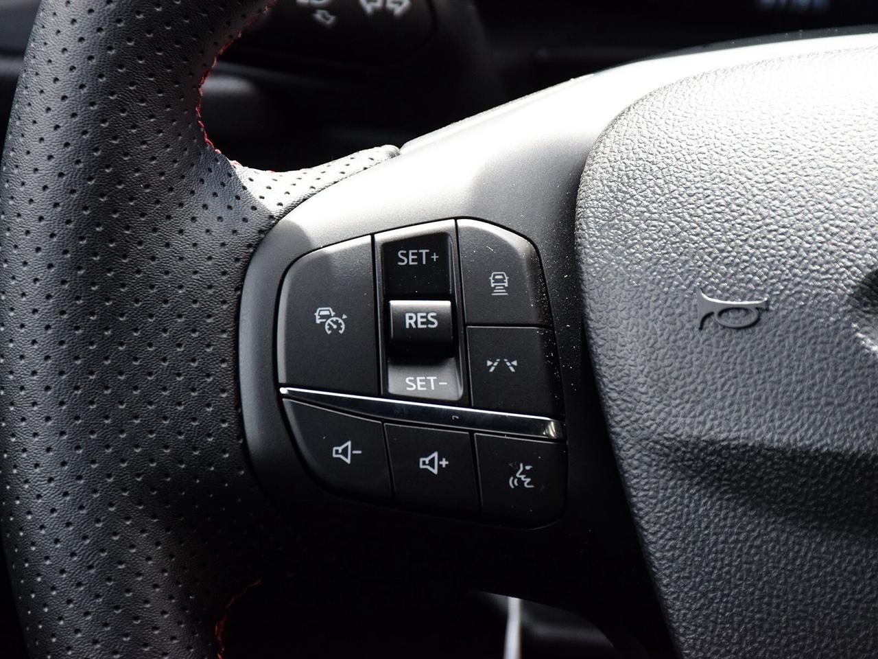 2025 Ford Escape ST-Line AWD Photo