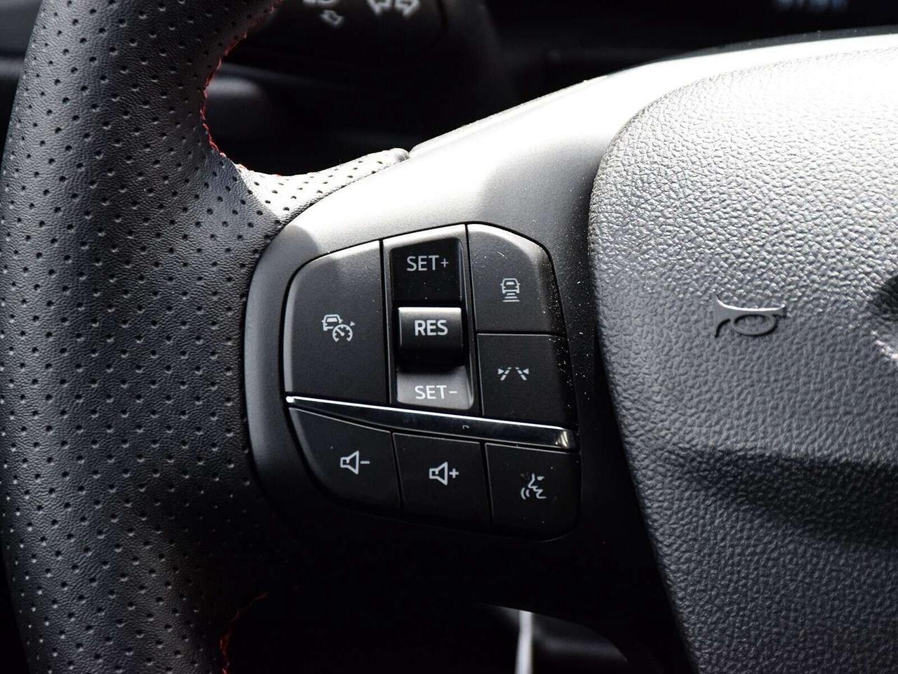 2025 Ford Escape ST-Line Photo