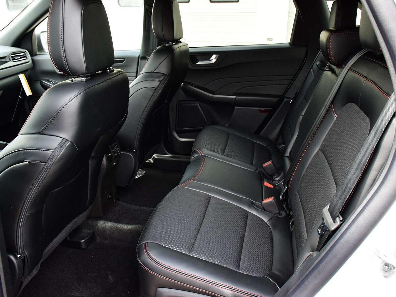 2025 Ford Escape ST-Line Photo