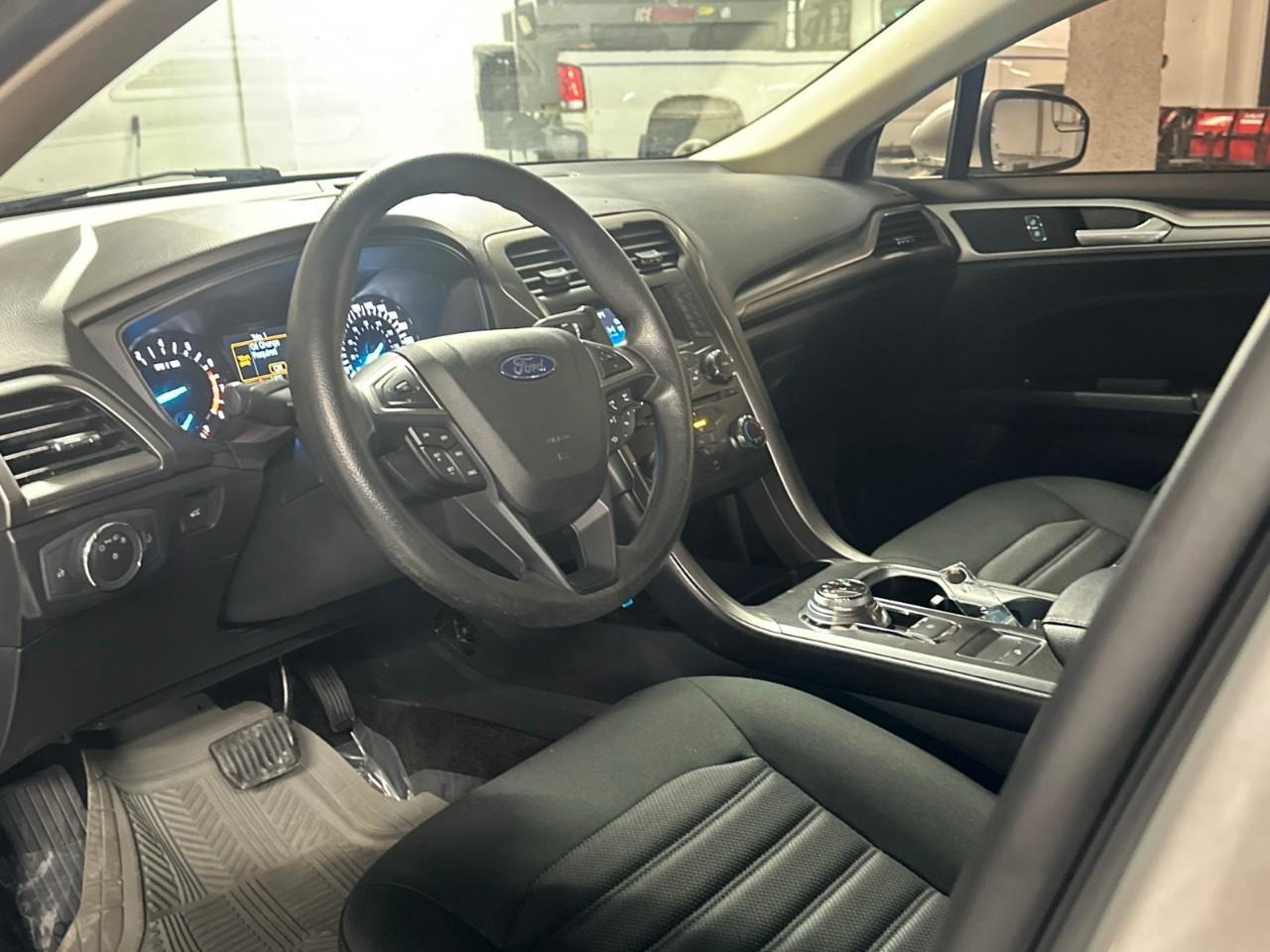 2018 Ford Fusion SE 4dr Front-wheel Drive Sedan Photo