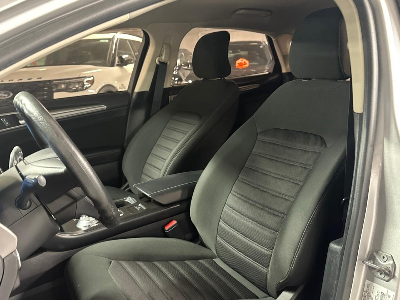 2018 Ford Fusion SE 4dr Front-wheel Drive Sedan Photo