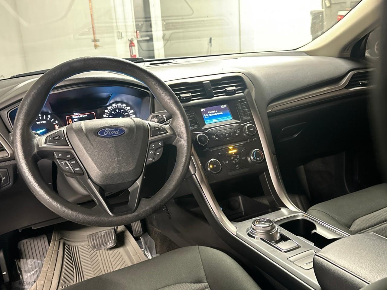 2018 Ford Fusion SE 4dr Front-wheel Drive Sedan Photo