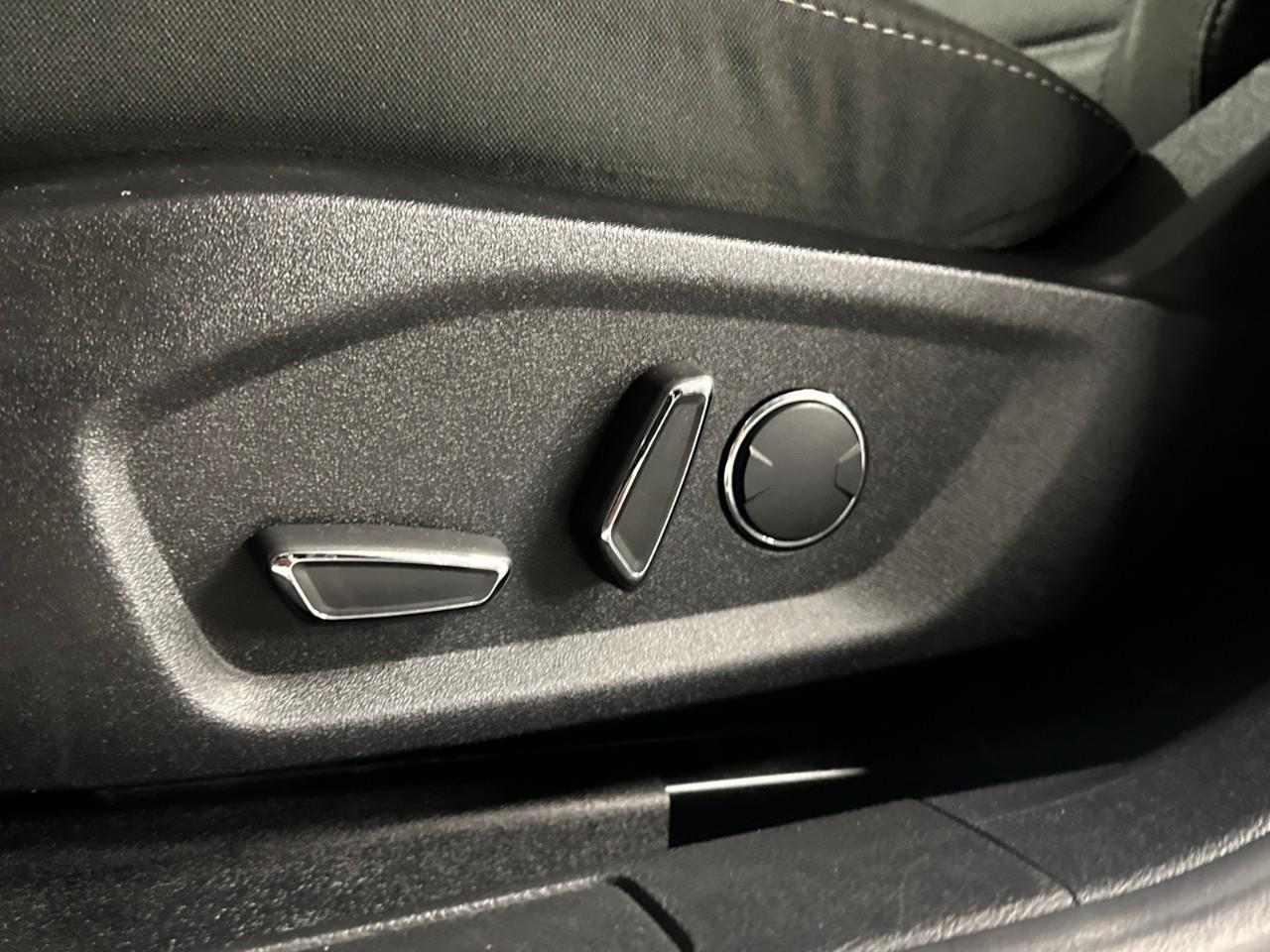 2018 Ford Fusion SE 4dr Front-wheel Drive Sedan Photo