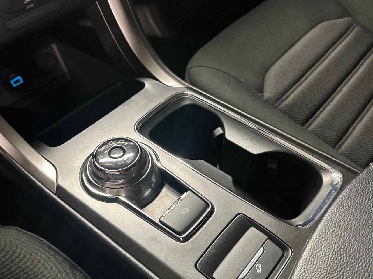 2018 Ford Fusion SE 4dr Front-wheel Drive Sedan Photo