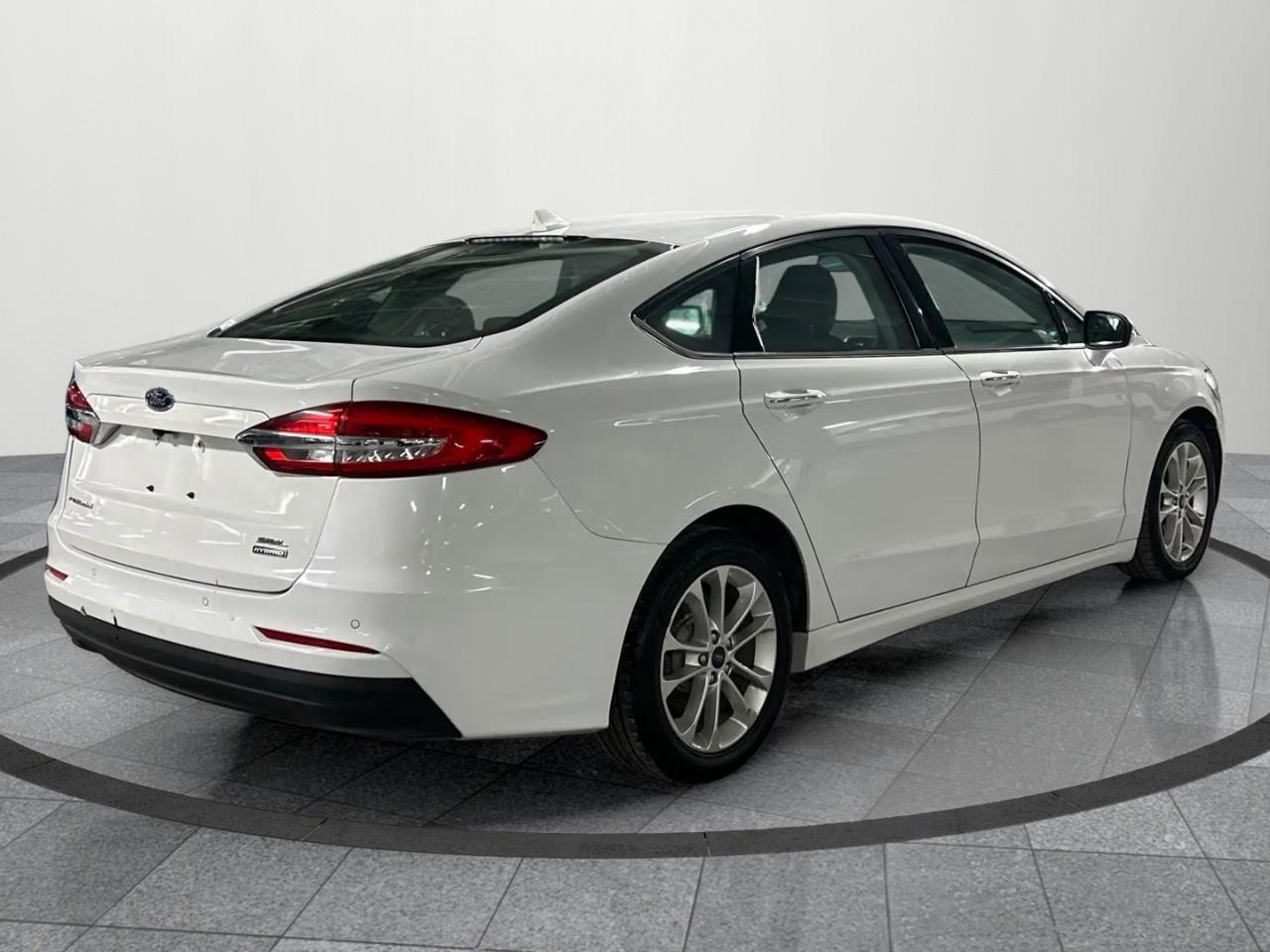 2020 Ford Fusion Hybrid SEL 4dr Front-Wheel Drive Sedan Photo
