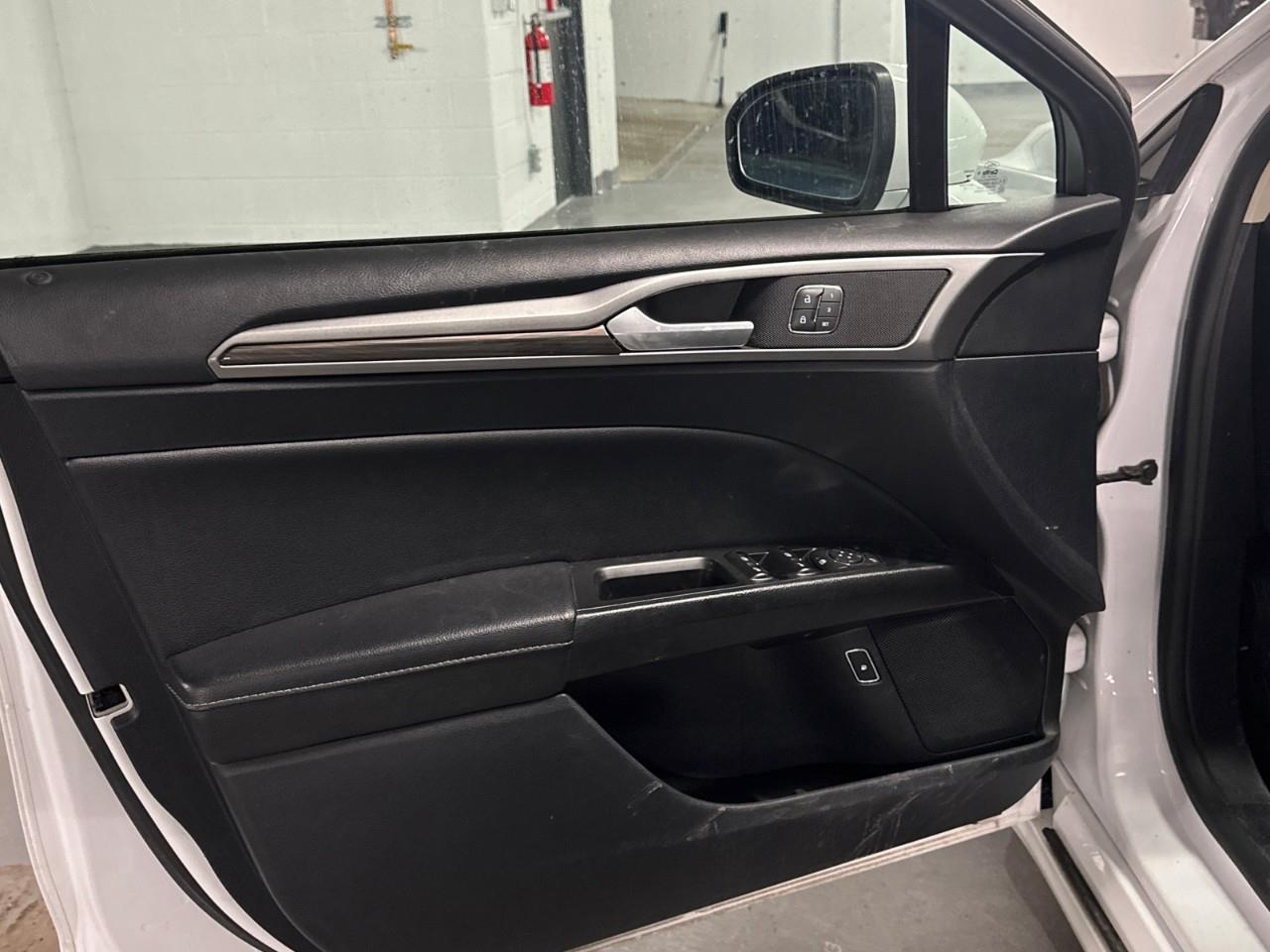 2020 Ford Fusion Hybrid SEL 4dr Front-Wheel Drive Sedan Photo