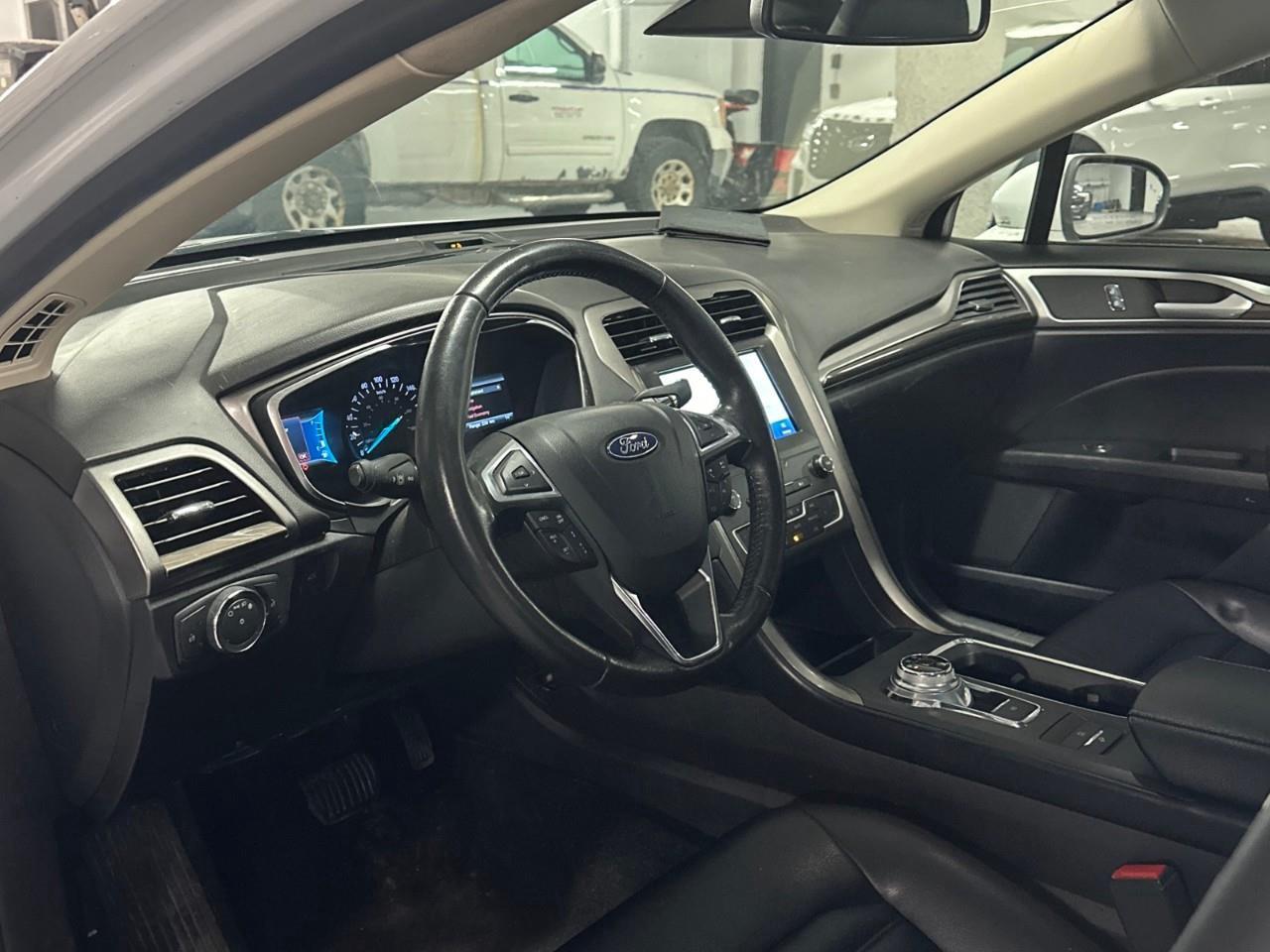 2020 Ford Fusion Hybrid SEL 4dr Front-Wheel Drive Sedan Photo