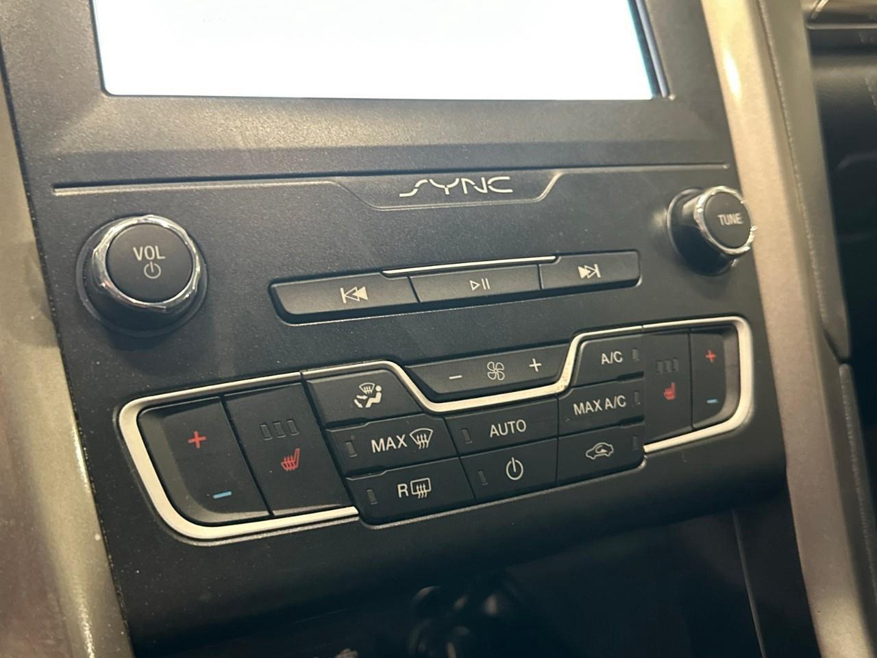 2020 Ford Fusion Hybrid SEL 4dr Front-Wheel Drive Sedan Photo