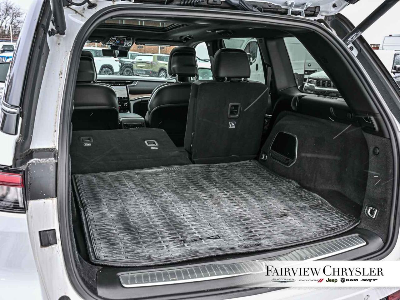 2024 Jeep Grand Cherokee Summit PANO ROOF   HEADS UP   19 SPEAKER MCINTOSH Photo