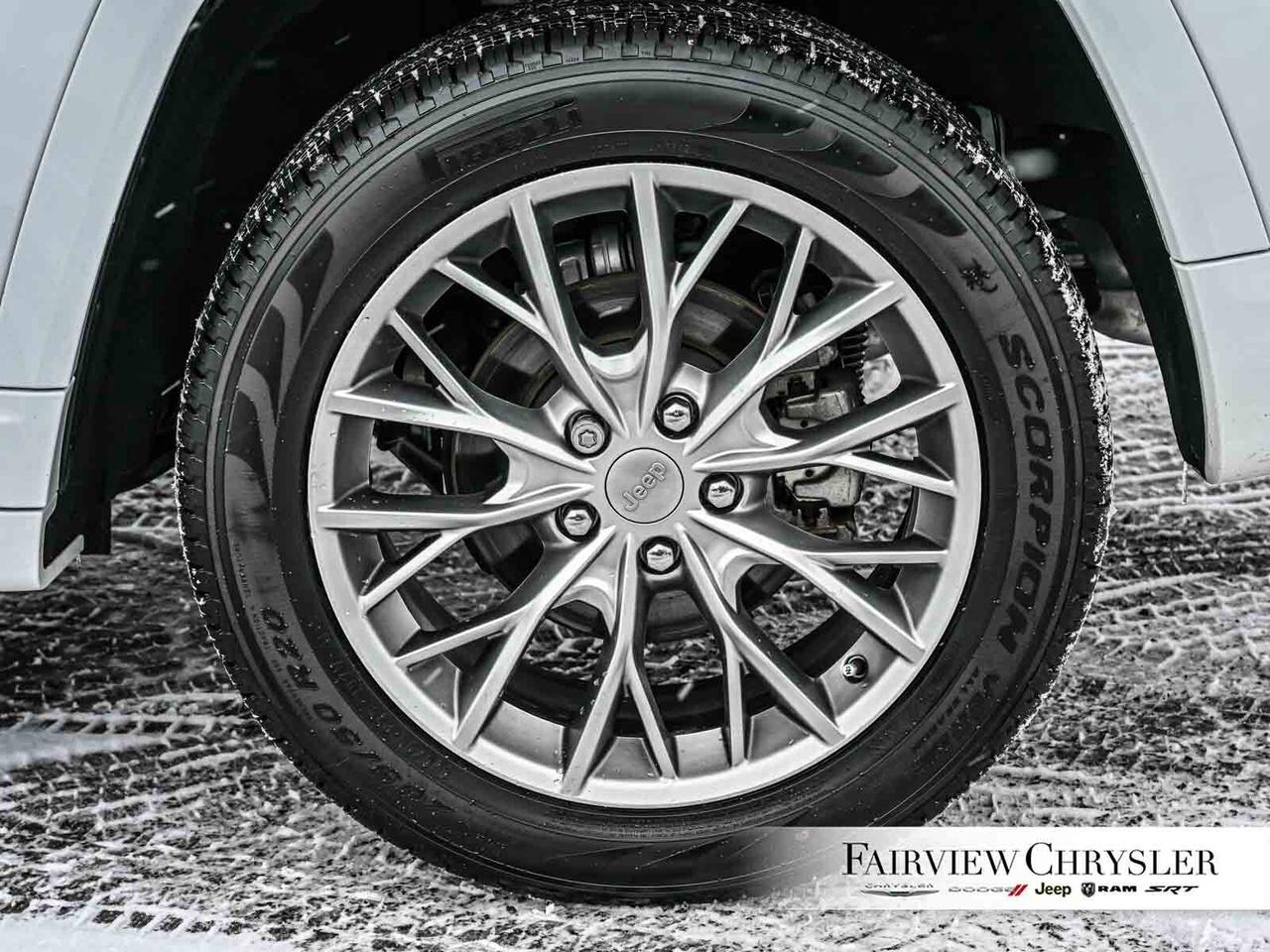 2024 Jeep Grand Cherokee Summit PANO ROOF   HEADS UP   19 SPEAKER MCINTOSH Photo