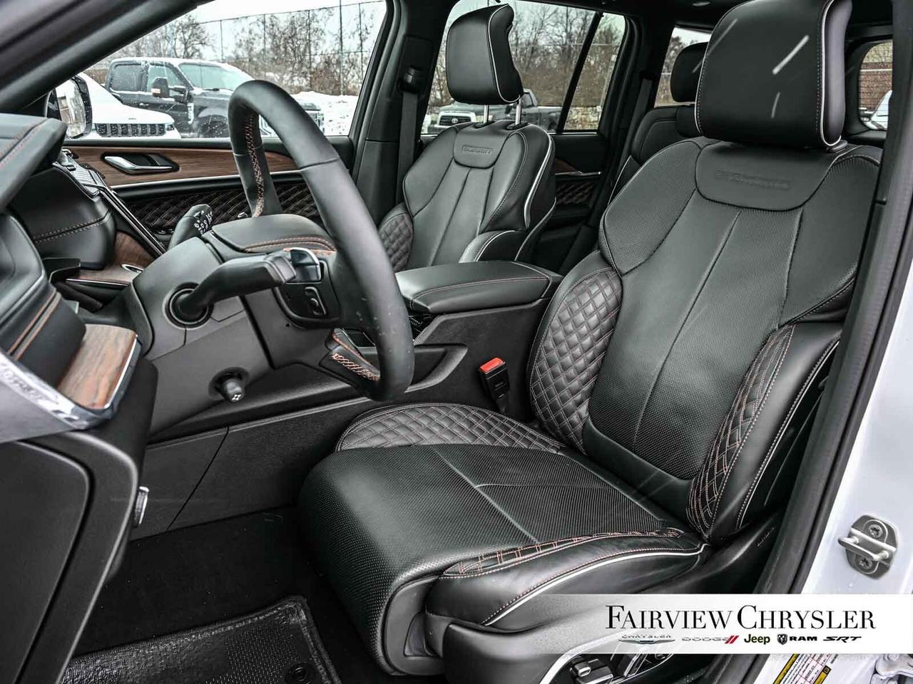 2024 Jeep Grand Cherokee Summit PANO ROOF   HEADS UP   19 SPEAKER MCINTOSH Photo