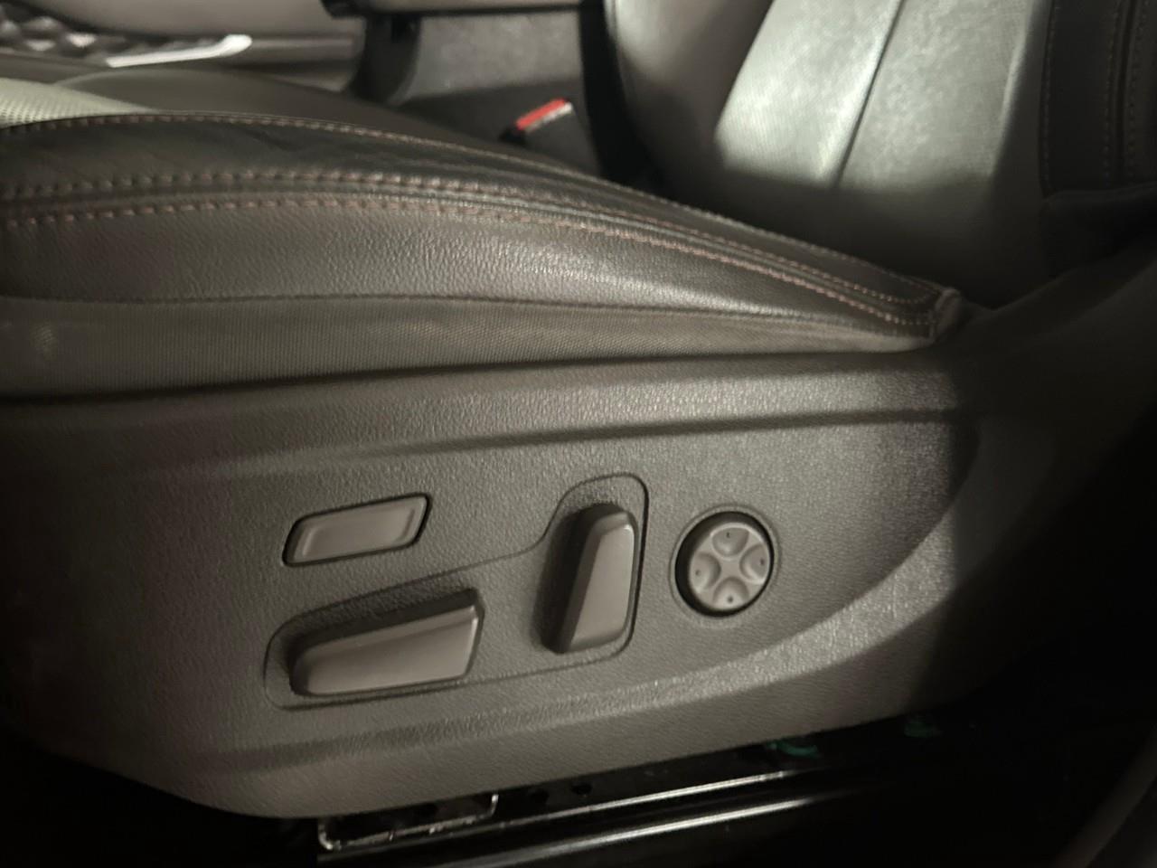 2019 Hyundai Santa Fe Ultimate 2.0  (A8) 4dr All-Wheel Drive Photo