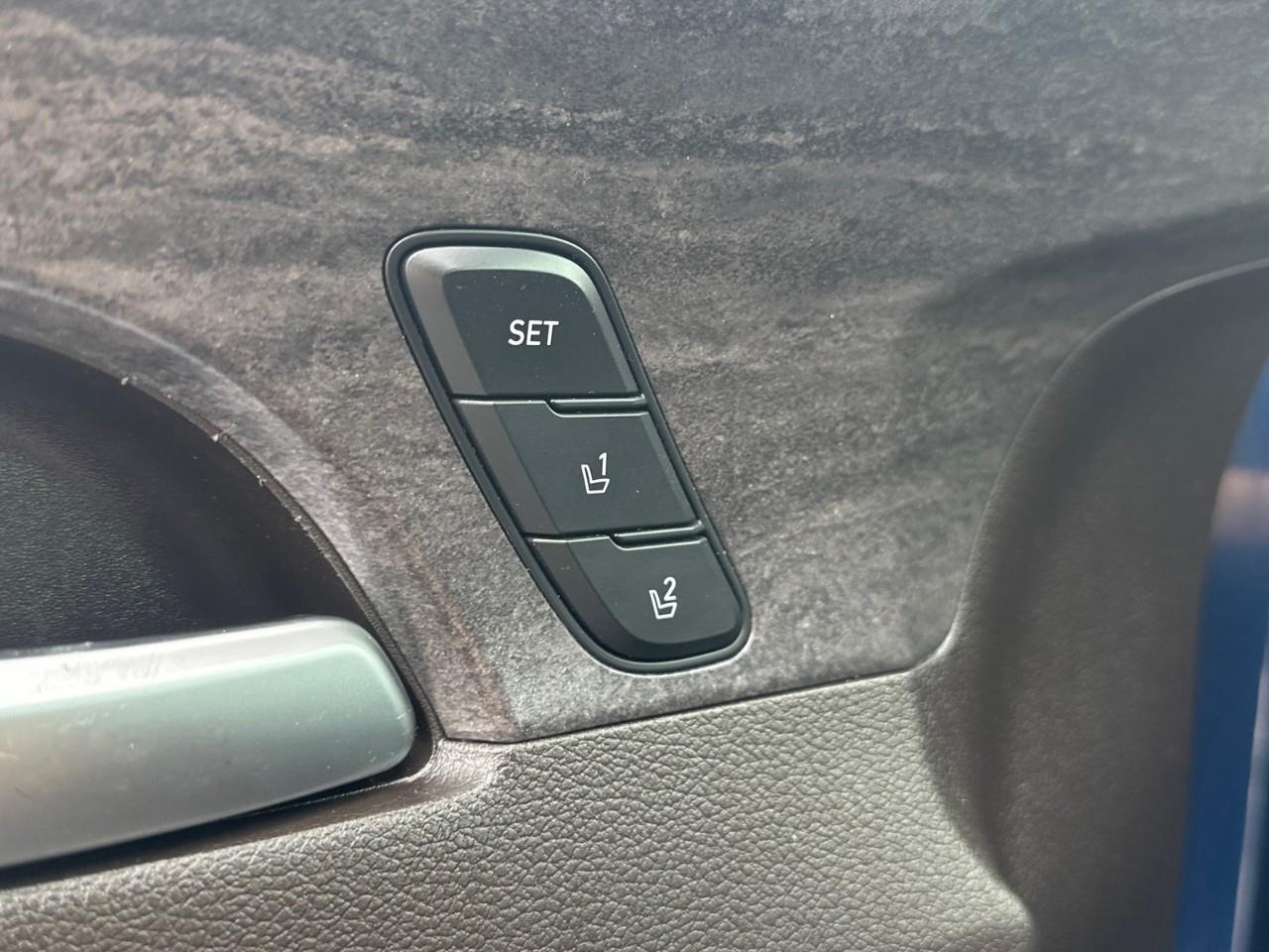 2019 Hyundai Santa Fe Ultimate 2.0  (A8) 4dr All-Wheel Drive Photo