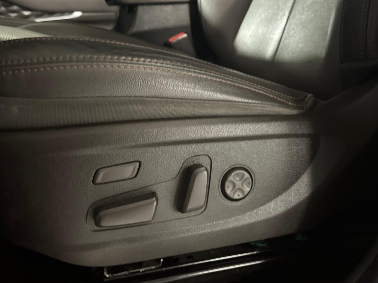 2019 Hyundai Santa Fe Ultimate 2.0  (A8) 4dr All-Wheel Drive Photo