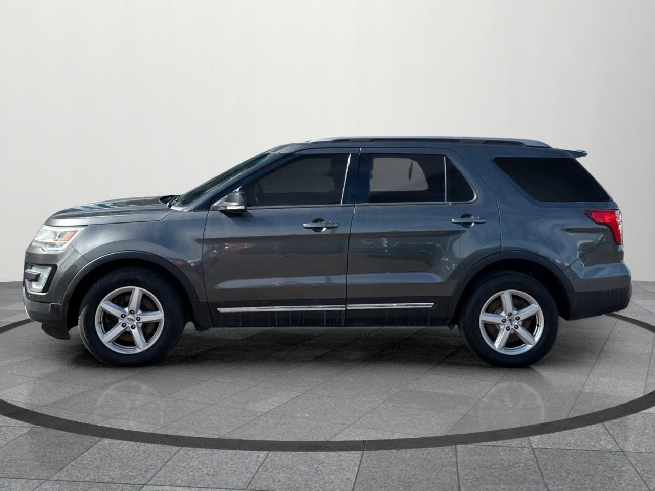 2016 Ford Explorer XLT 4DR 4X4 Photo