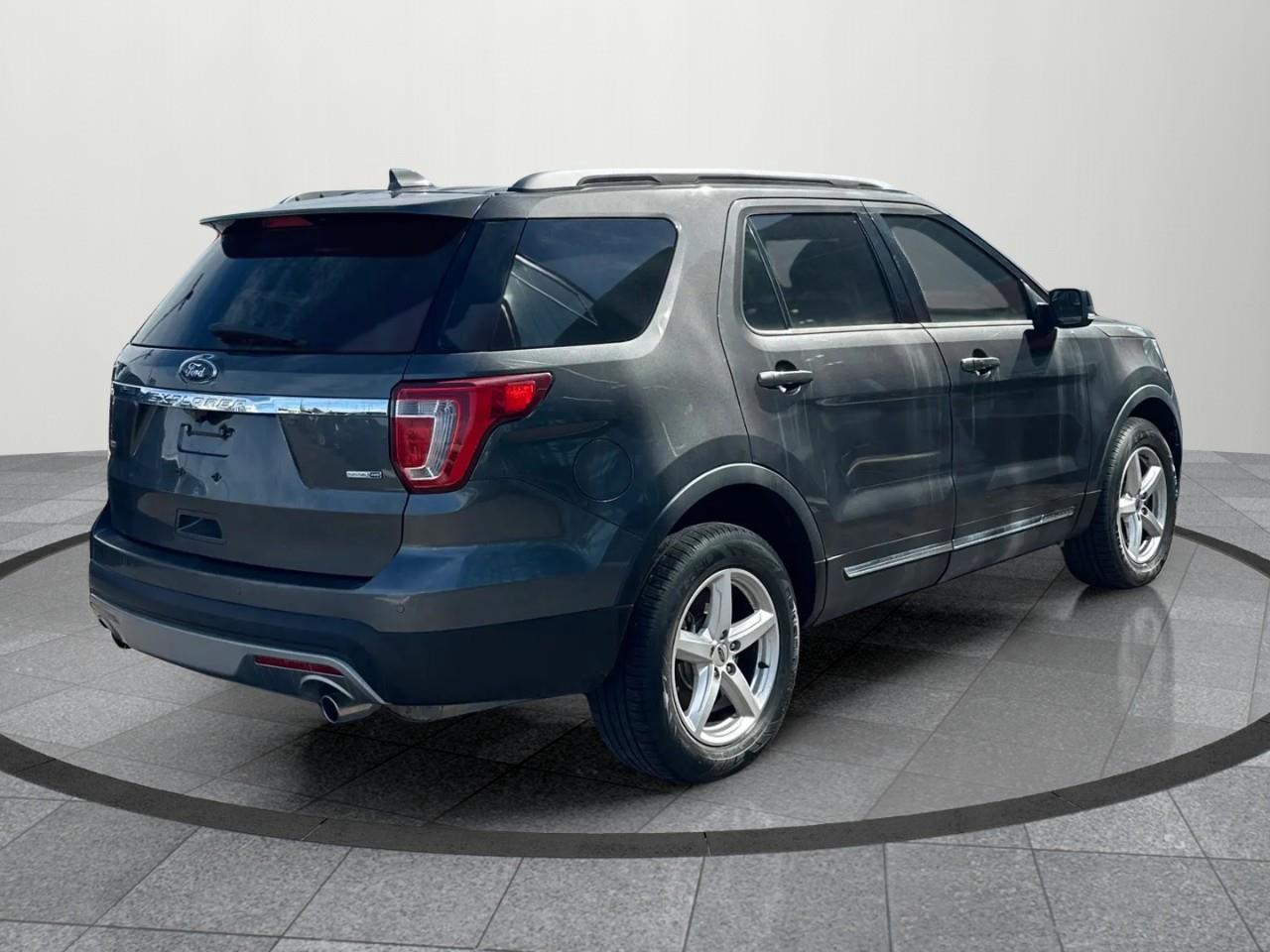 2016 Ford Explorer XLT 4DR 4X4 Photo