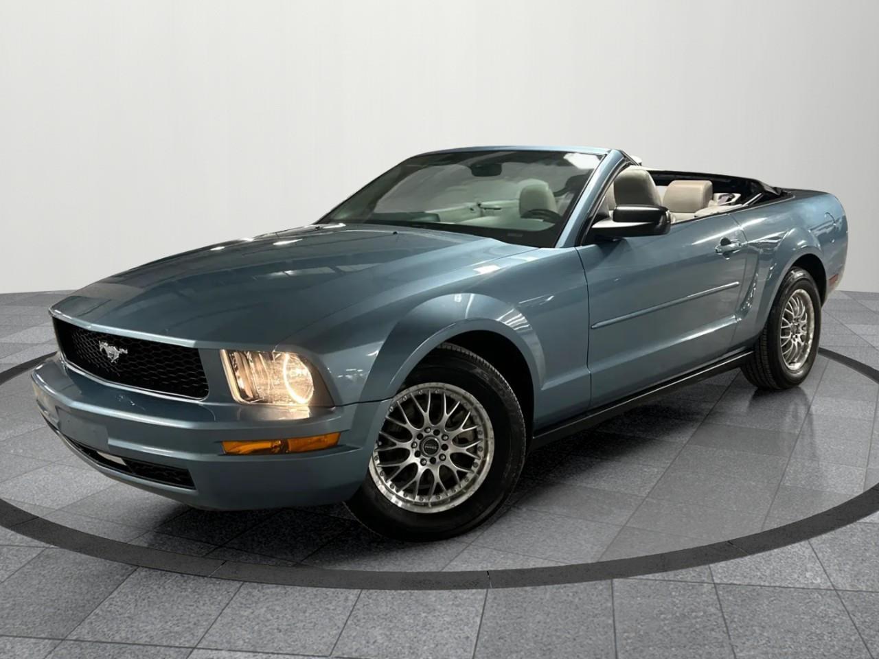 2007 Ford Mustang V6 2dr Convertible Photo0