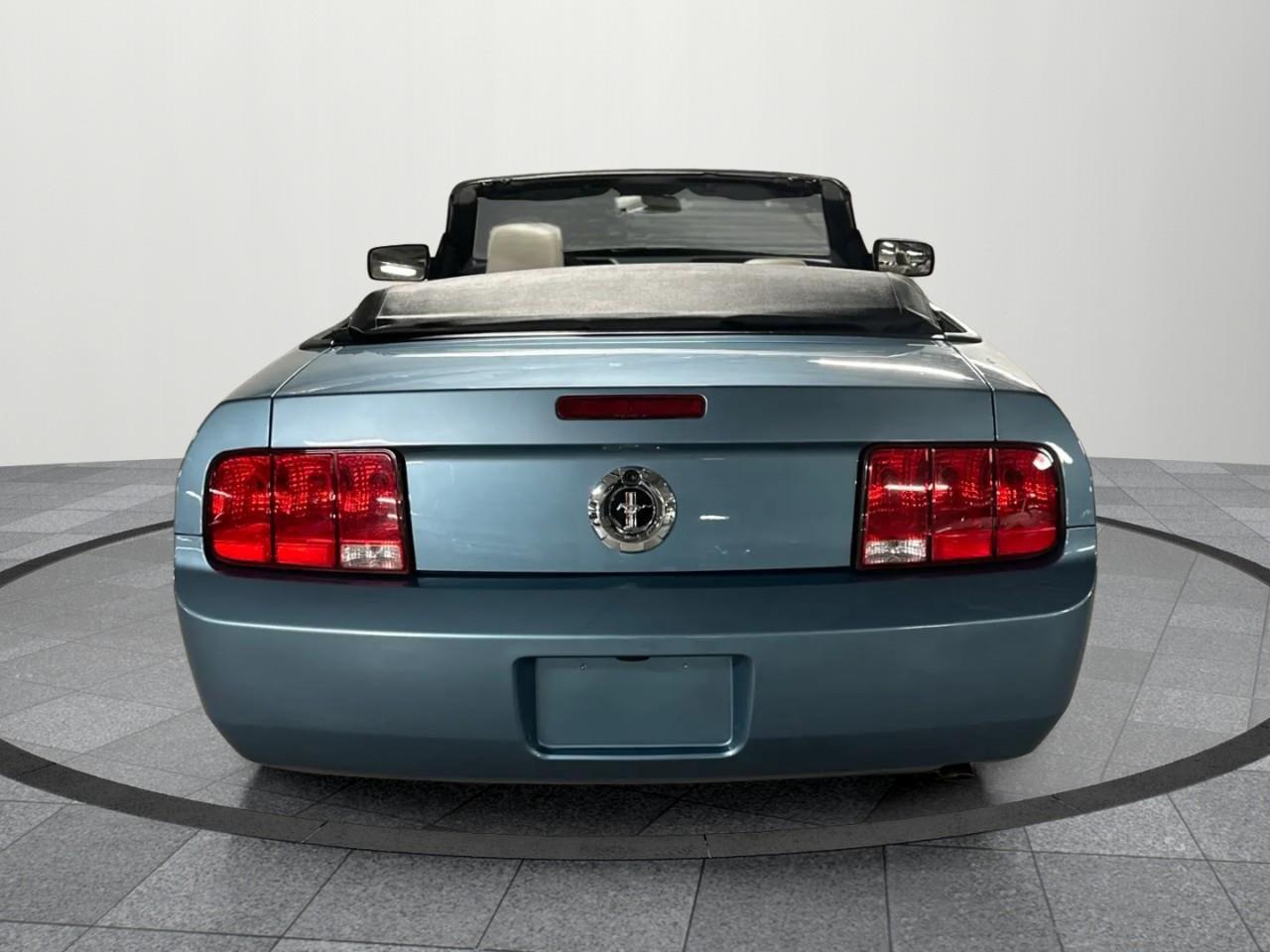 2007 Ford Mustang V6 2dr Convertible Photo