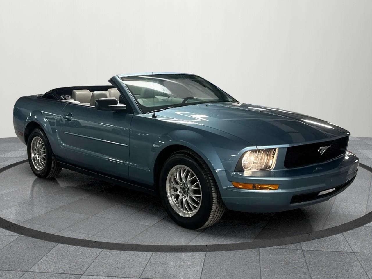 2007 Ford Mustang V6 2dr Convertible Photo