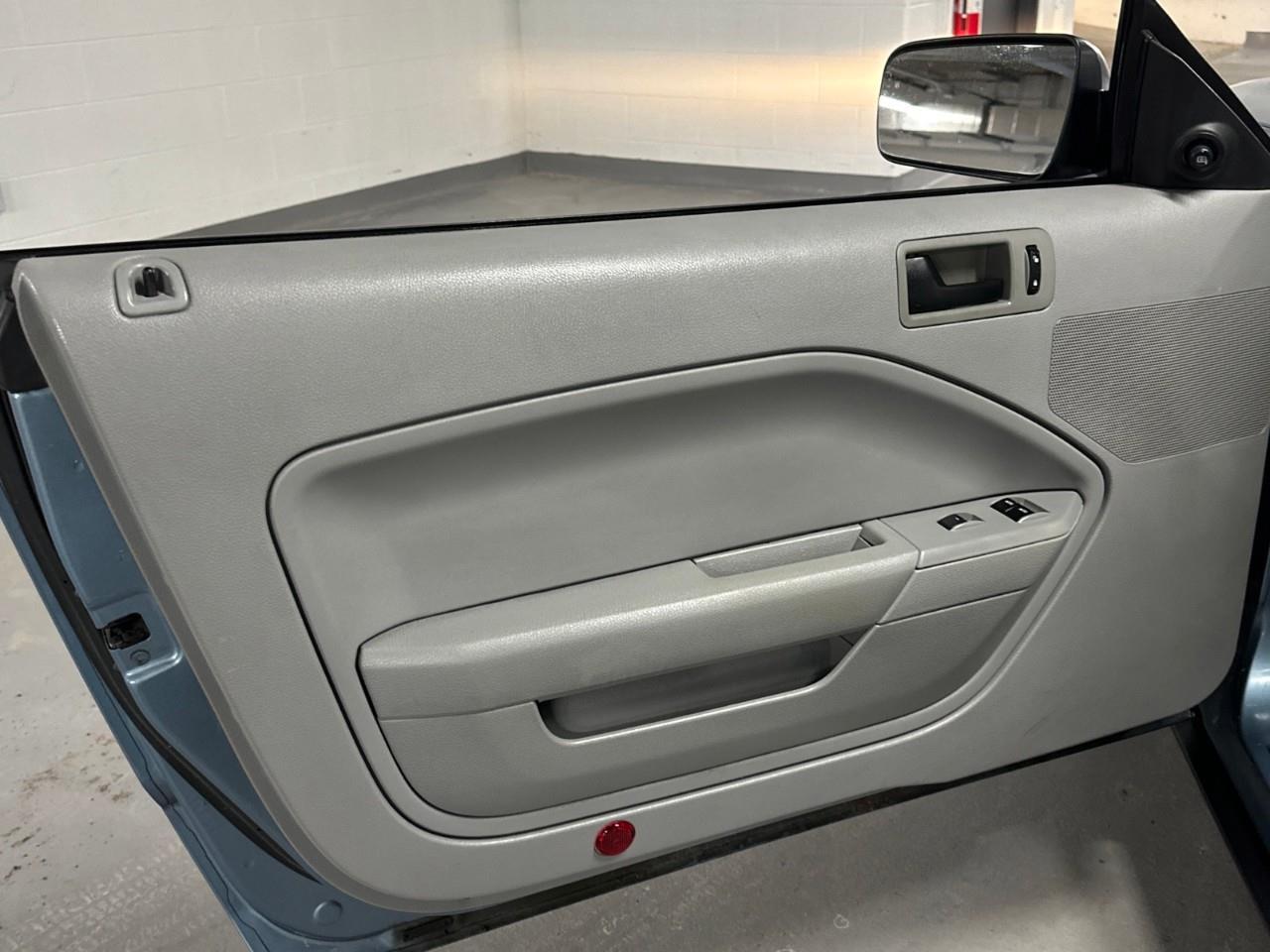 2007 Ford Mustang V6 2dr Convertible Photo