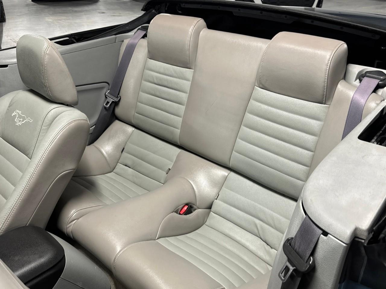 2007 Ford Mustang V6 2dr Convertible Photo