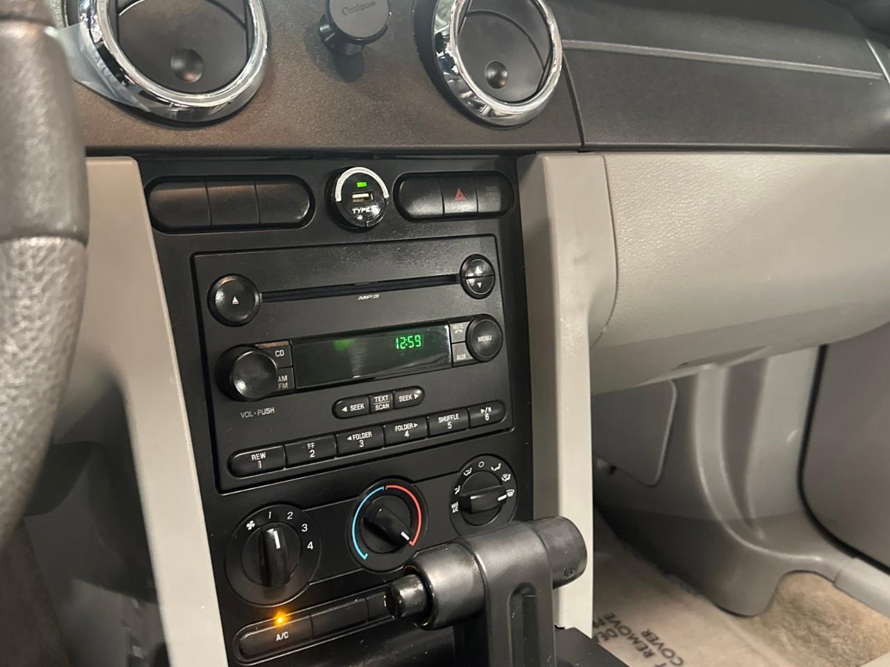 2007 Ford Mustang V6 2dr Convertible Photo