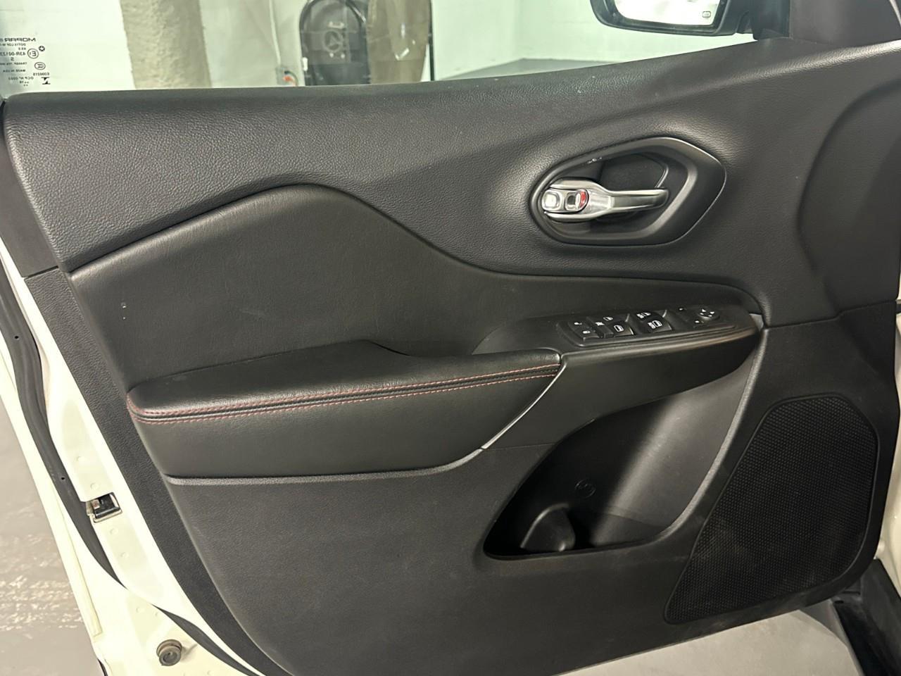 2019 Jeep Cherokee Trailhawk 4dr 4x4 Photo