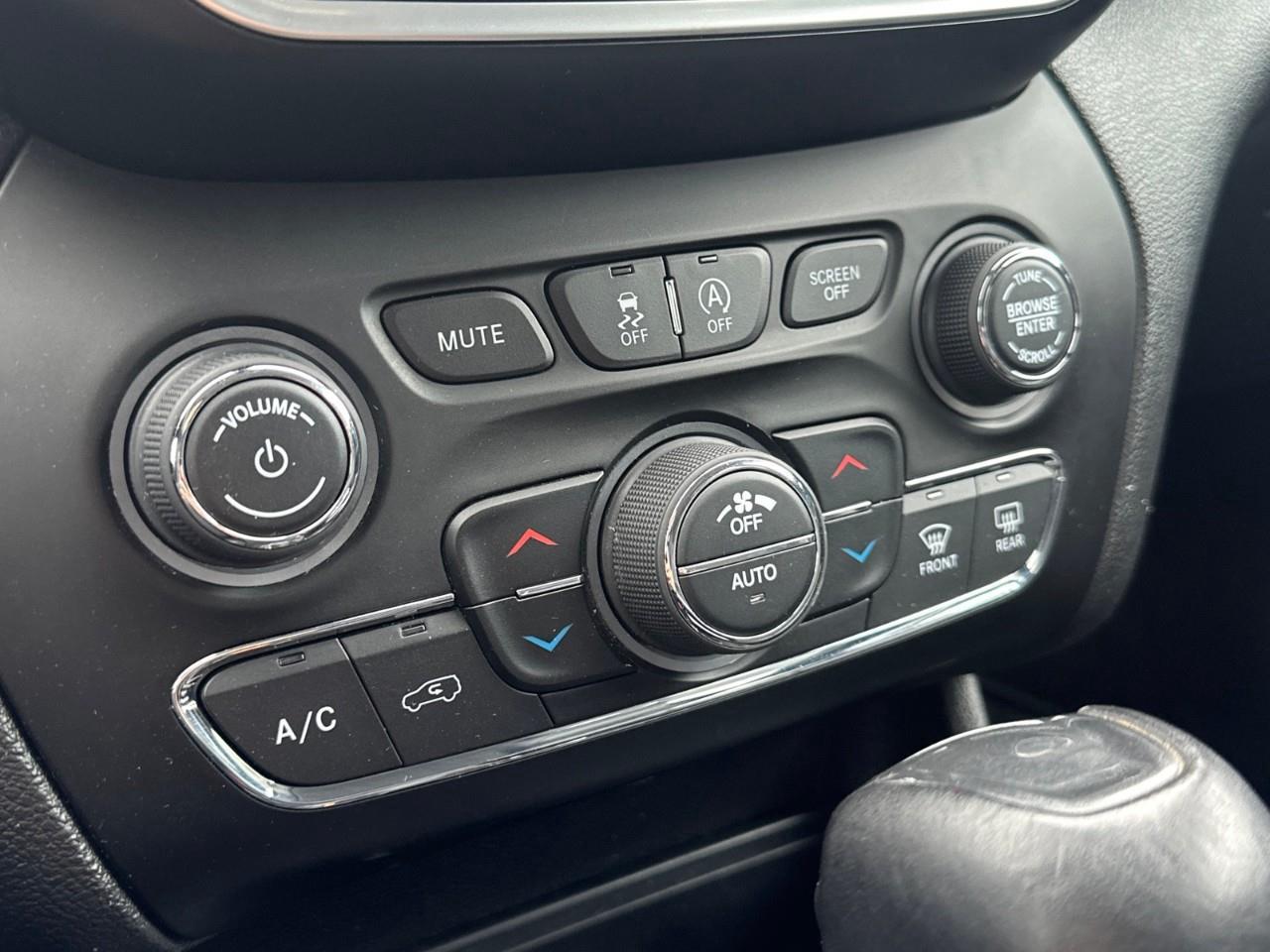 2019 Jeep Cherokee Trailhawk 4dr 4x4 Photo