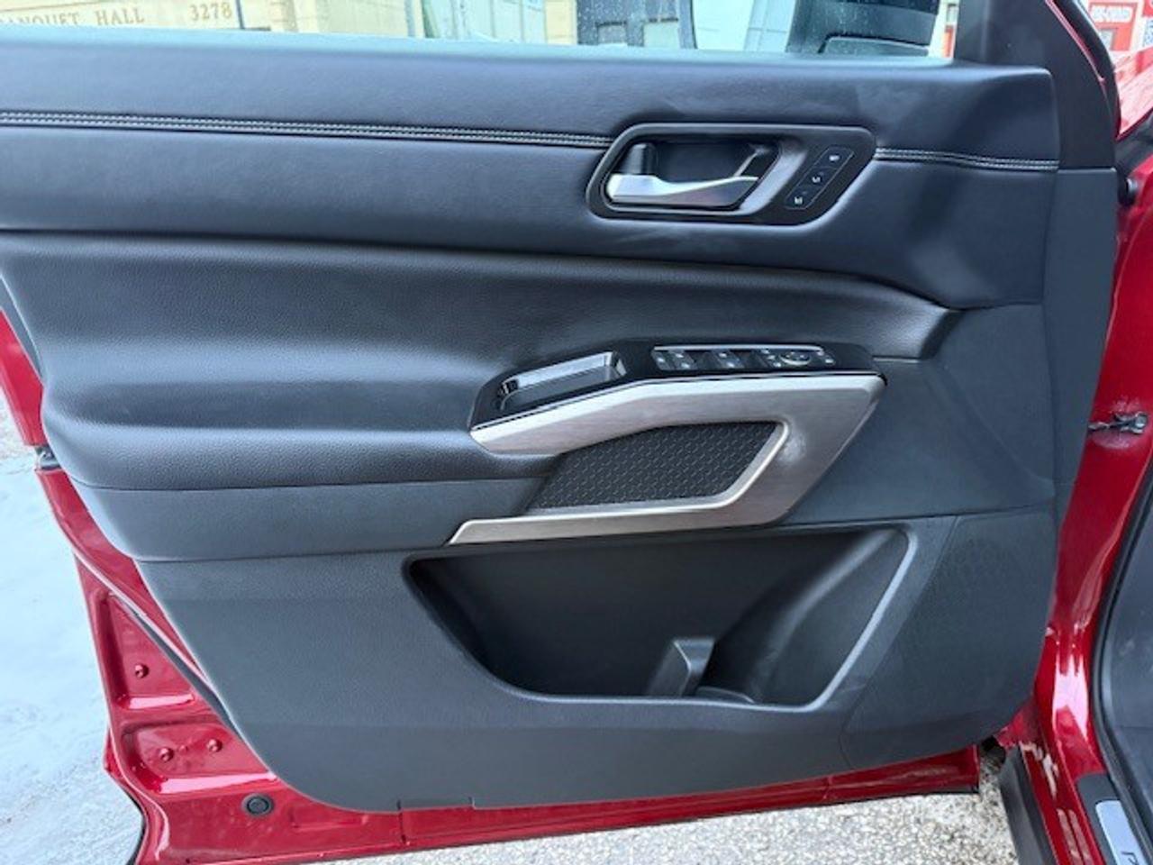 2024 Nissan Pathfinder PLATINUM, HUD, DIGITAL DASH, BOSE, PRO-PILOT, XM Photo