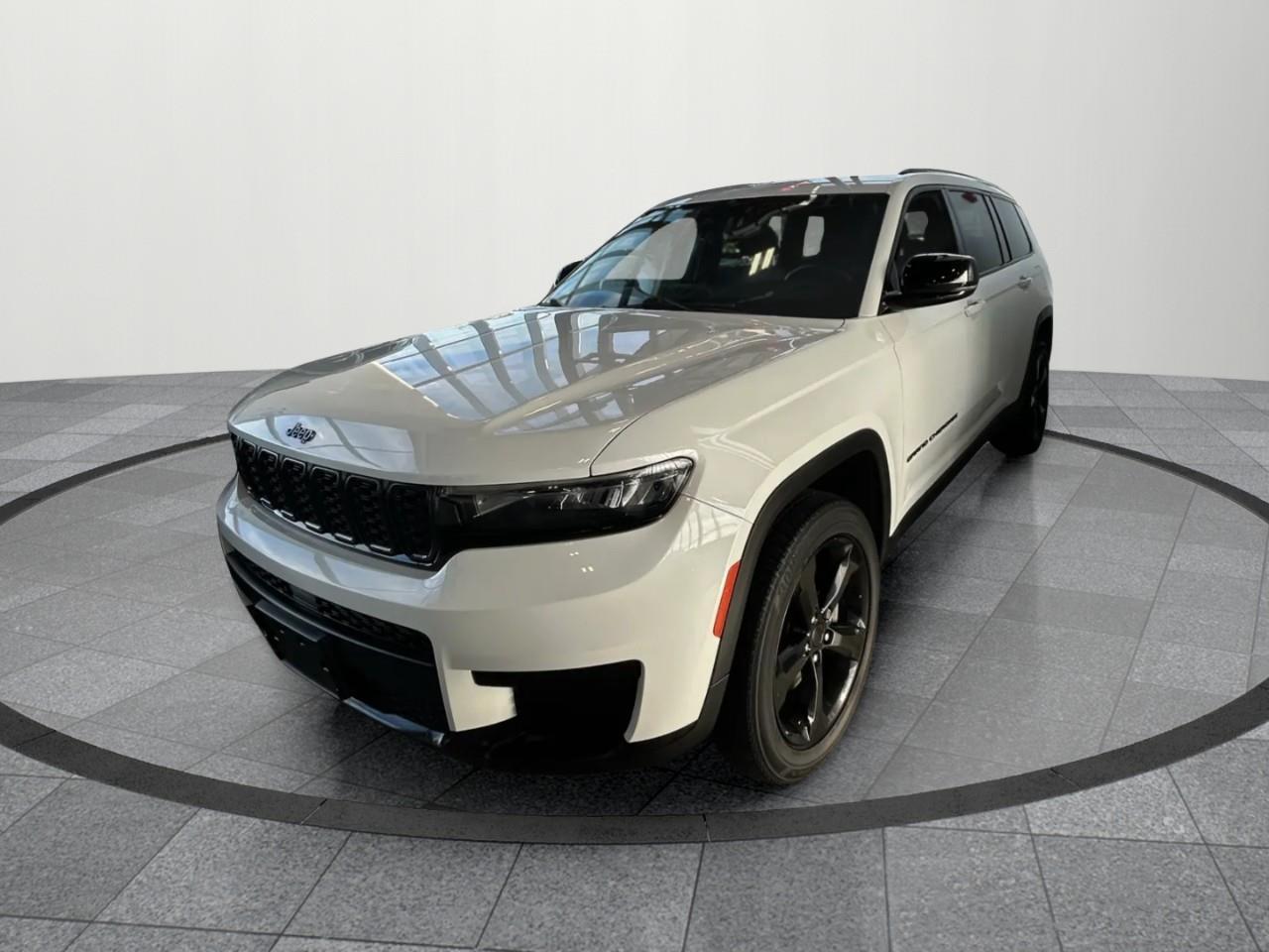 2021 Jeep Grand Cherokee L Laredo 4dr 4x4 Photo