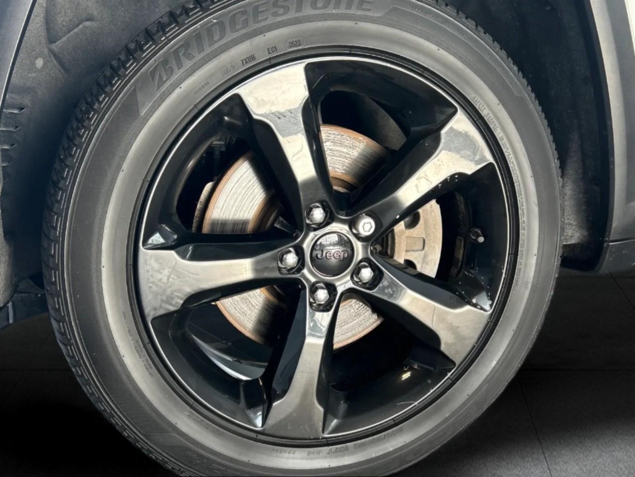 2021 Jeep Grand Cherokee L Laredo 4dr 4x4 Photo