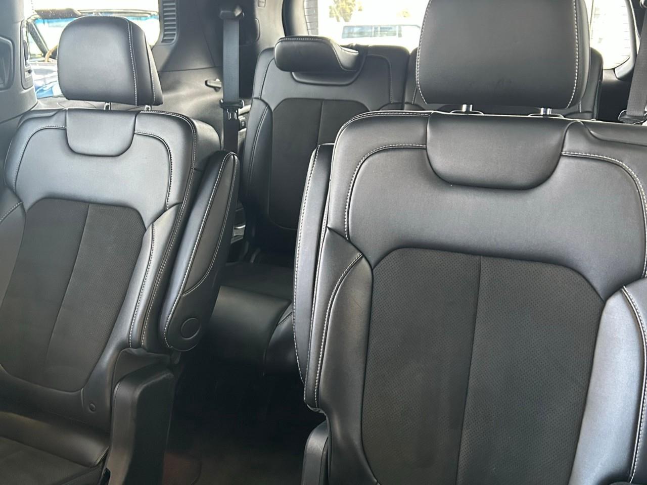 2021 Jeep Grand Cherokee L Laredo 4dr 4x4 Photo