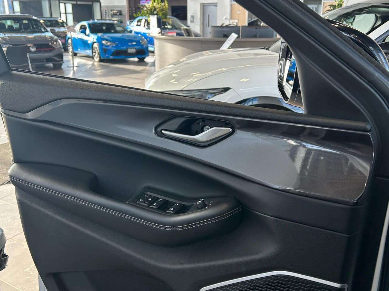 2021 Jeep Grand Cherokee L Laredo 4dr 4x4 Photo