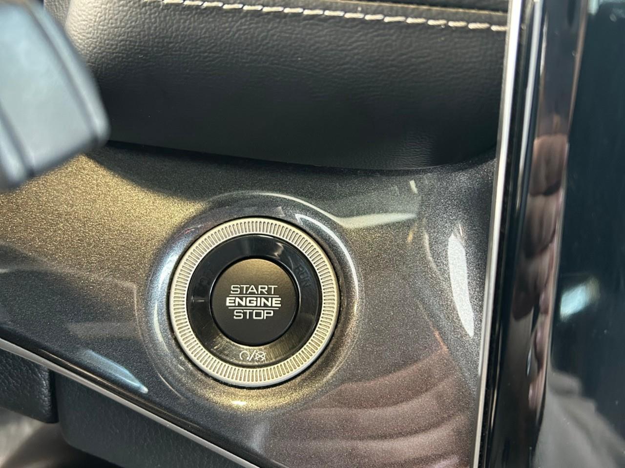 2021 Jeep Grand Cherokee L Laredo 4dr 4x4 Photo