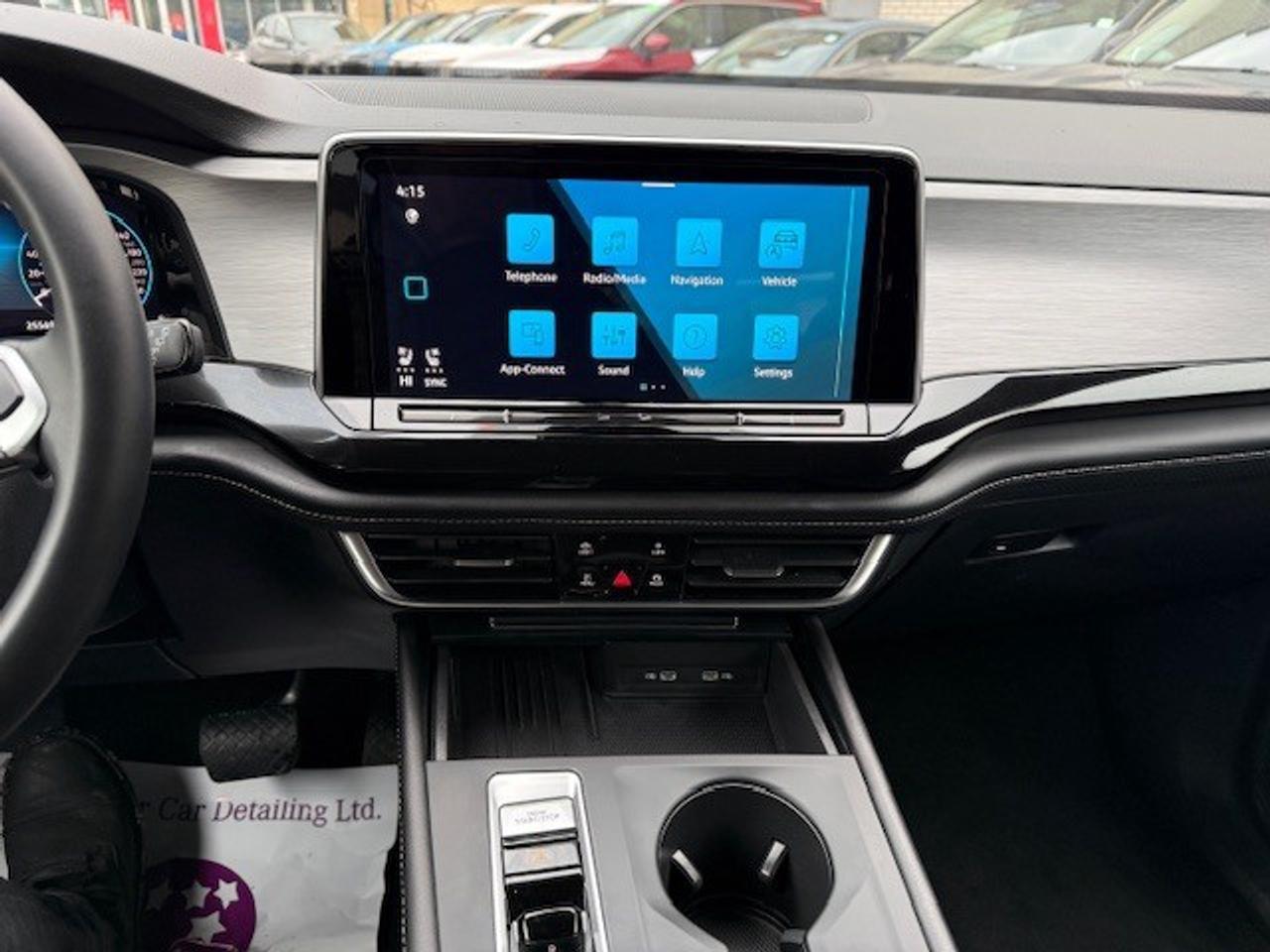 2025 Volkswagen Atlas Cross Sport Comfortline, TRAVEL ASSIST, APPLE CARPLAY, REMOTE Photo