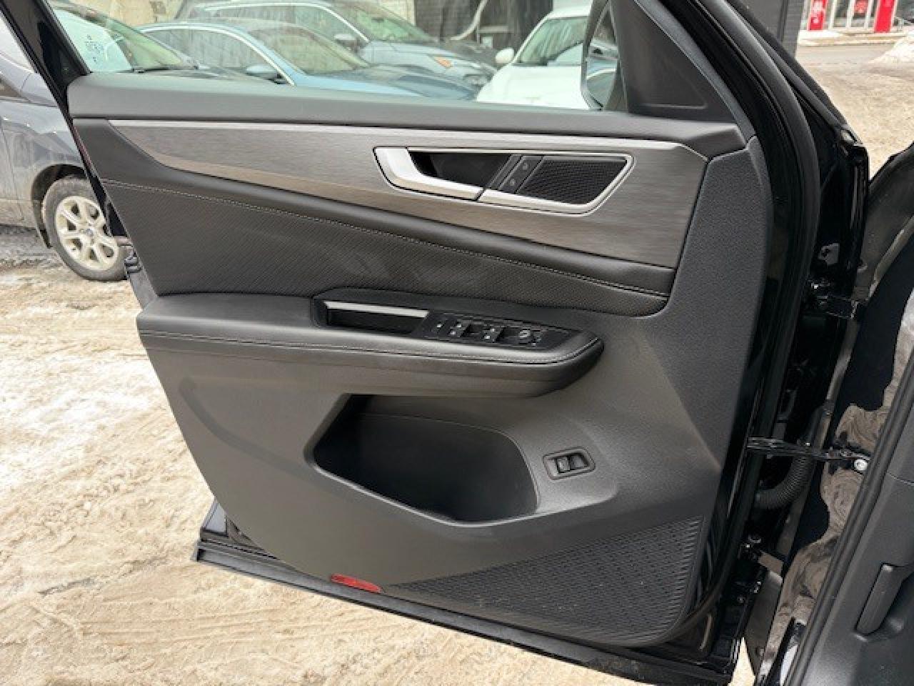 2025 Volkswagen Atlas Cross Sport Comfortline, TRAVEL ASSIST, APPLE CARPLAY, REMOTE Photo