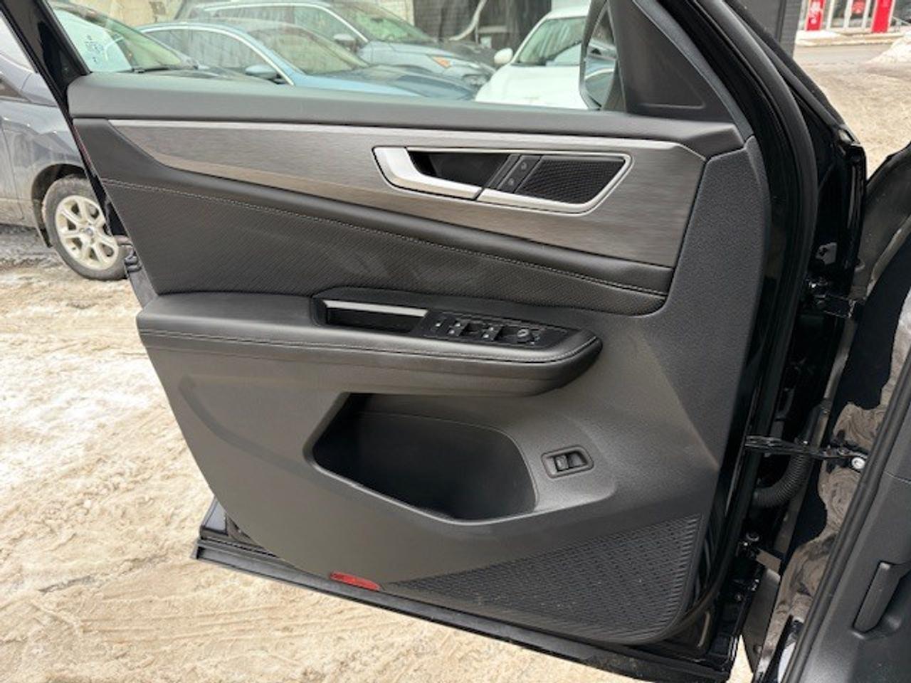 2025 Volkswagen Atlas Cross Sport Comfortline, TRAVEL ASSIST, APPLE CARPLAY, REMOTE Photo