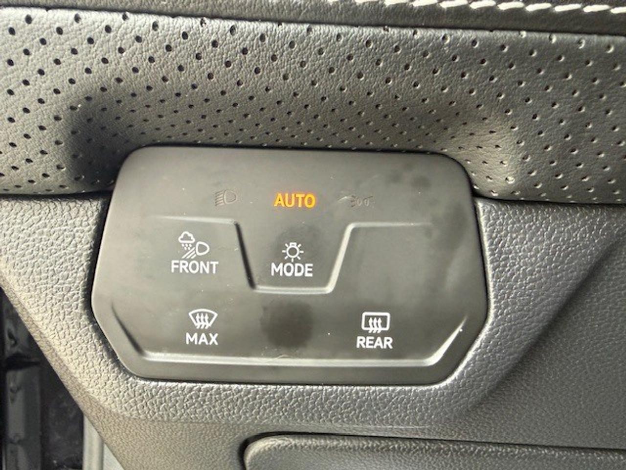 2025 Volkswagen Atlas Cross Sport Comfortline, TRAVEL ASSIST, APPLE CARPLAY, REMOTE Photo