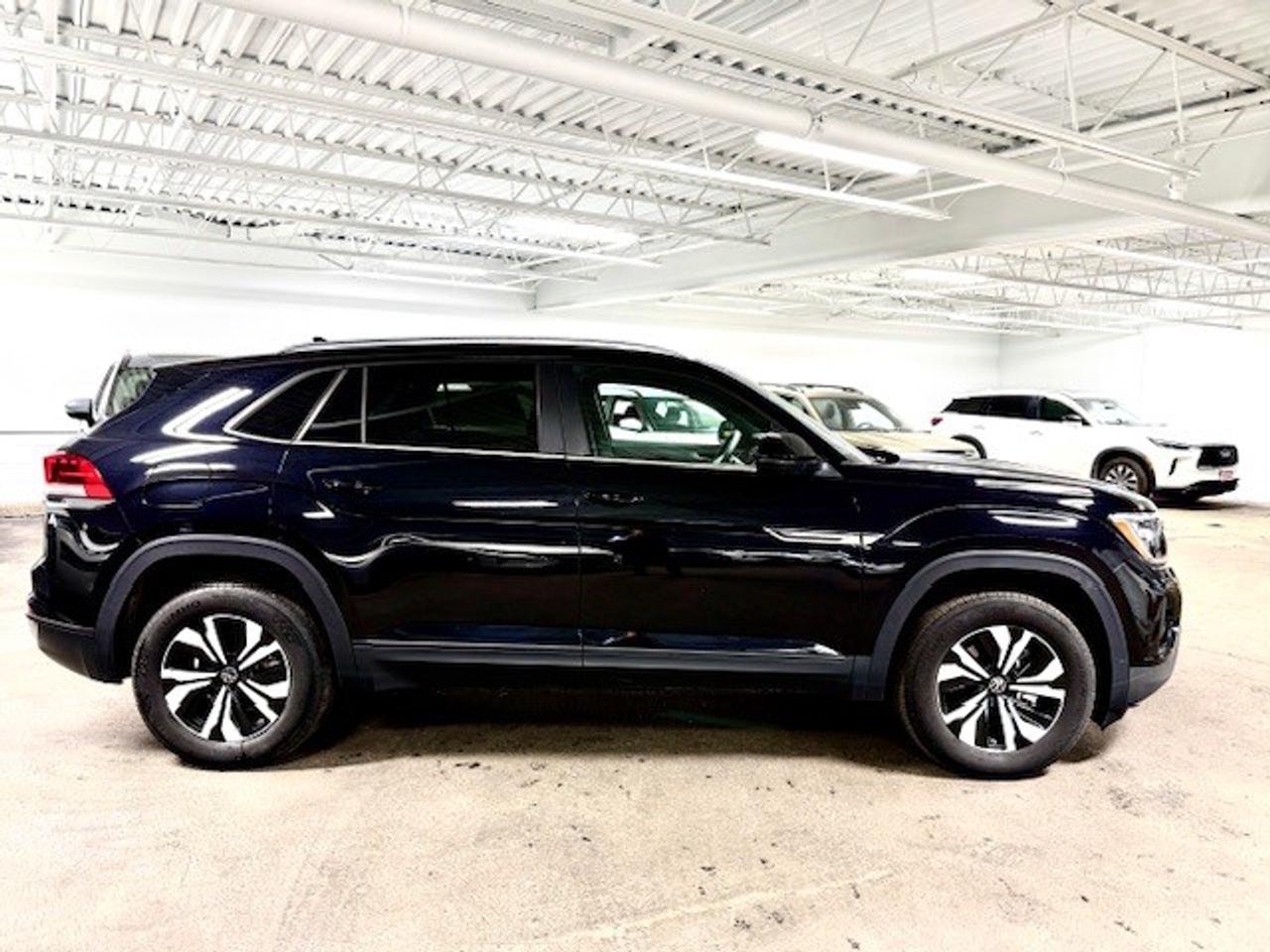 2025 Volkswagen Atlas Cross Sport Comfortline, TRAVEL ASSIST, APPLE CARPLAY, REMOTE Photo