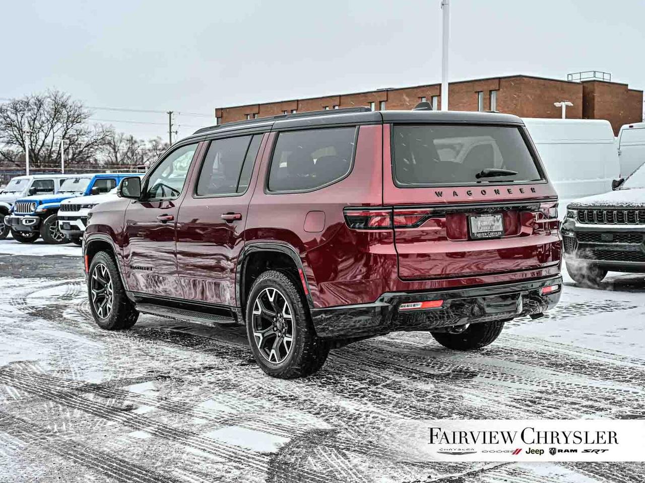 2025 Jeep Wagoneer Series II Carbide OVERLAND   PANO ROOF   LEATHER Photo