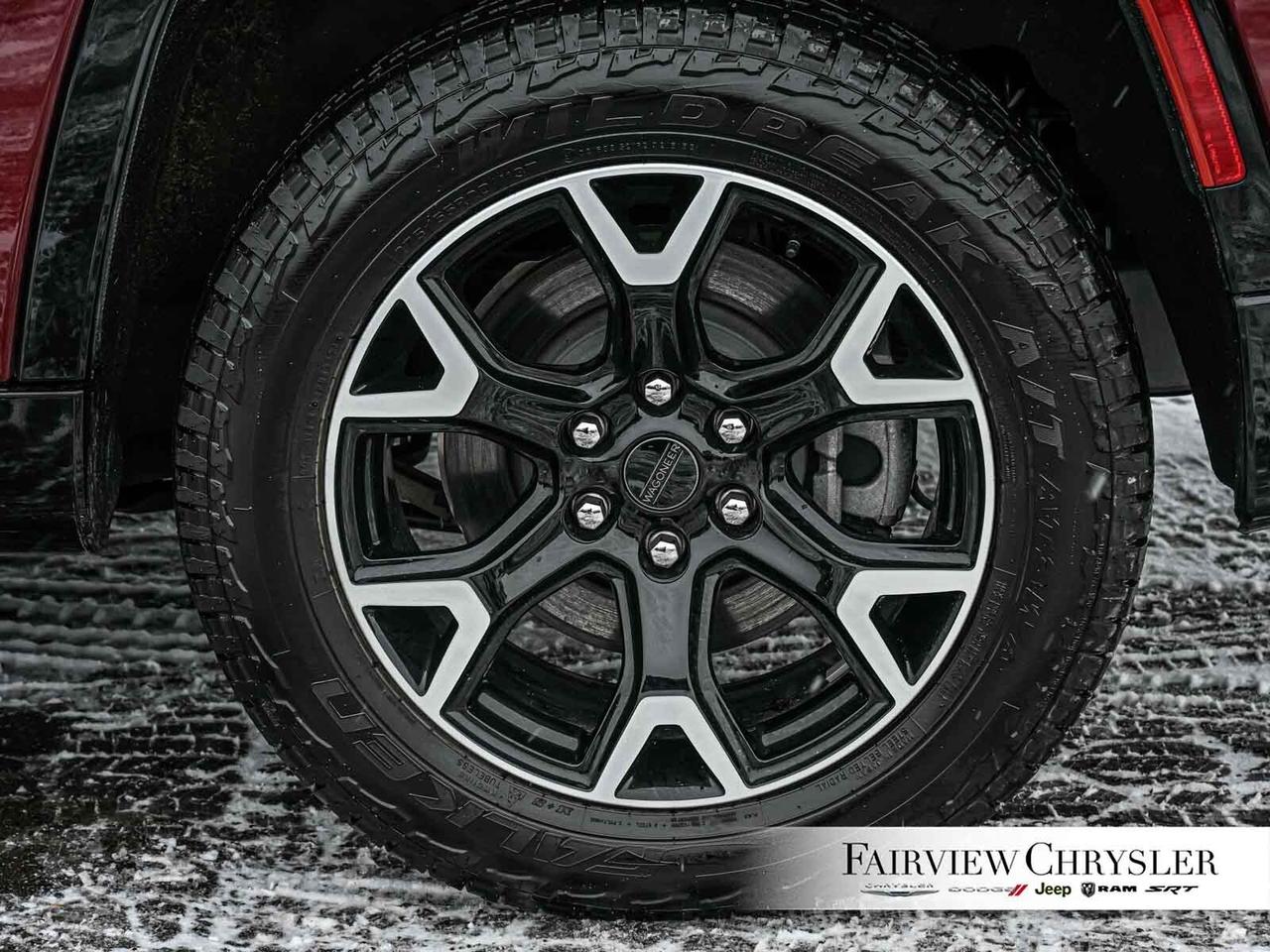 2025 Jeep Wagoneer Series II Carbide OVERLAND   PANO ROOF   LEATHER Photo