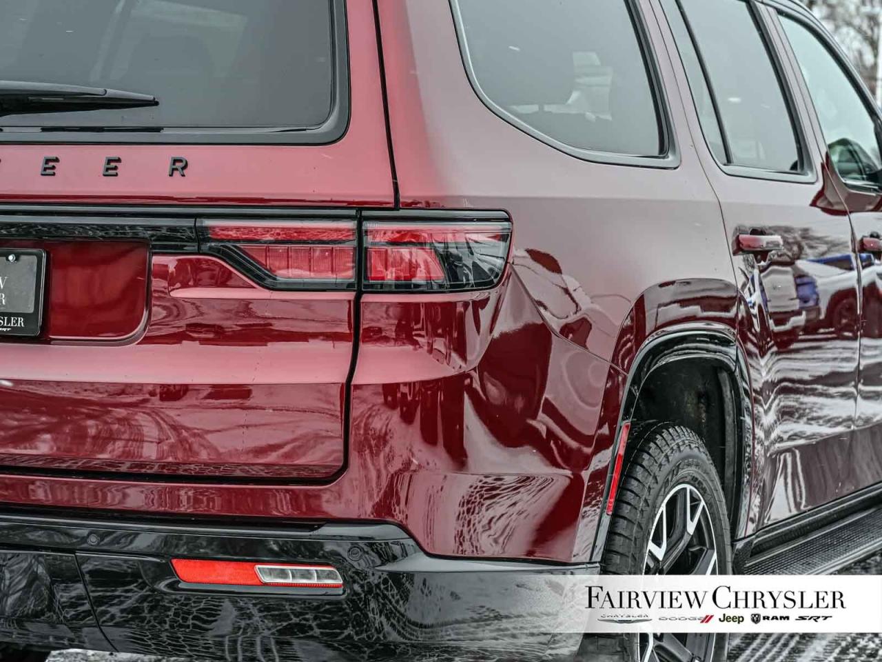 2025 Jeep Wagoneer Series II Carbide OVERLAND   PANO ROOF   LEATHER Photo